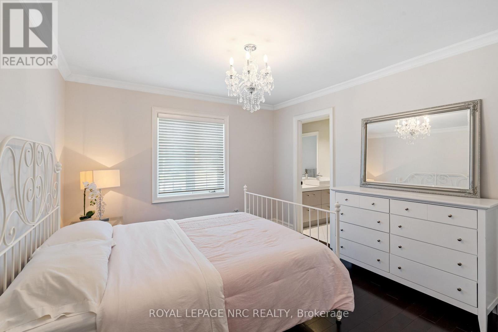 












3505 MATTHEWS DRIVE

,
Niagara Falls (Mt. Carmel),




Ontario
L2H2Z4

