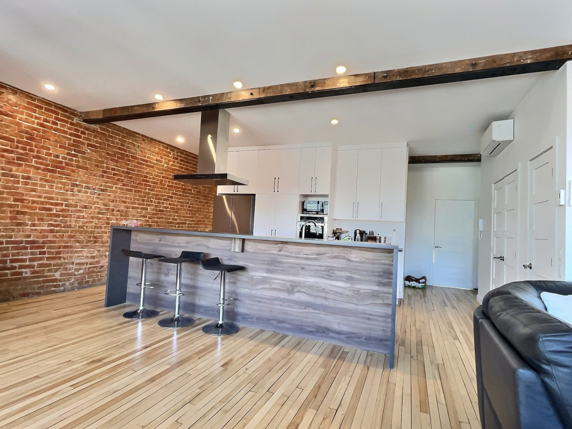 









321

 - 327


Rue des Forges

,
Trois-Rivières,




QC
G9A2G9

