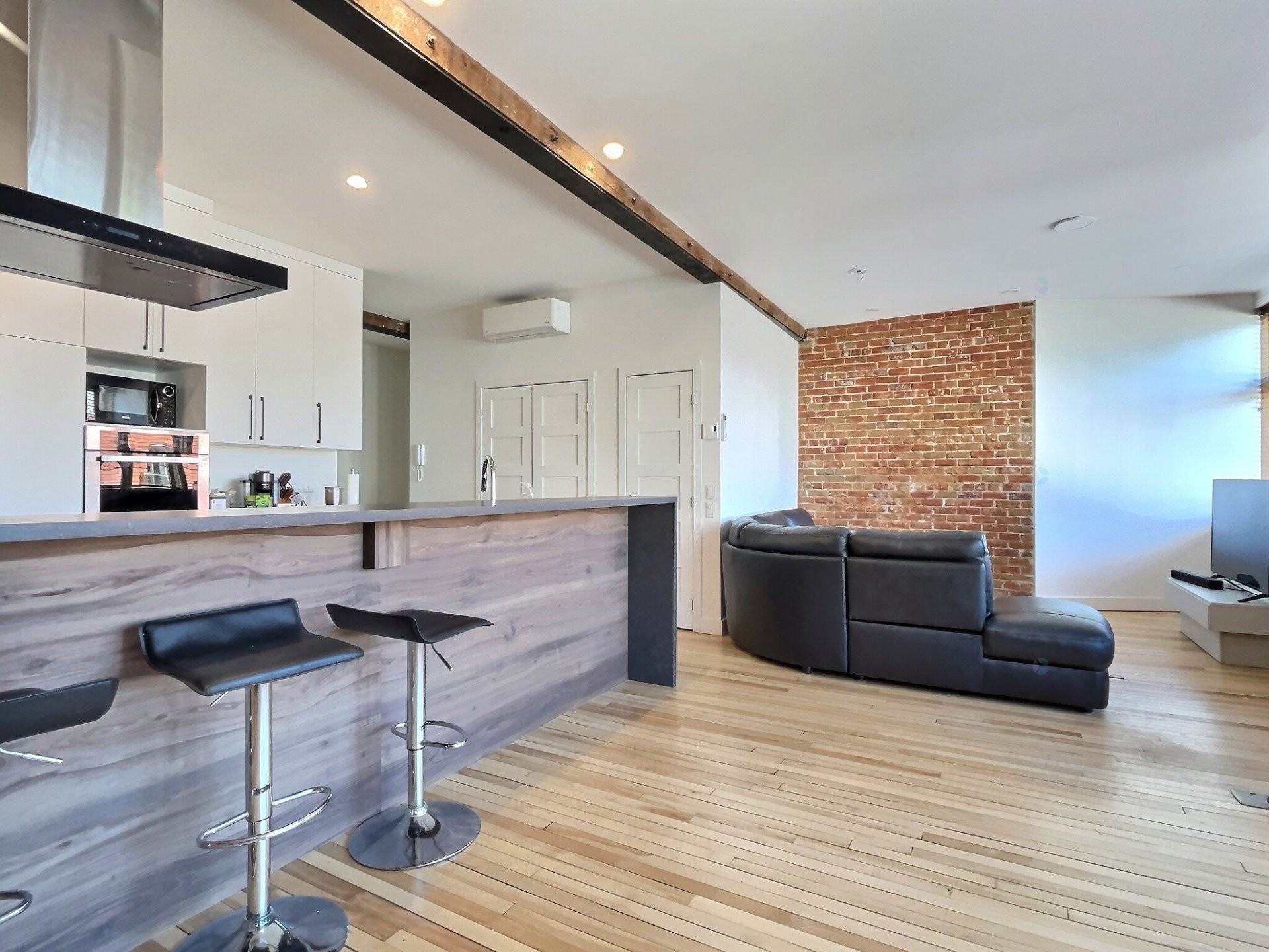 









321

 - 327


Rue des Forges

,
Trois-Rivières,




QC
G9A2G9

