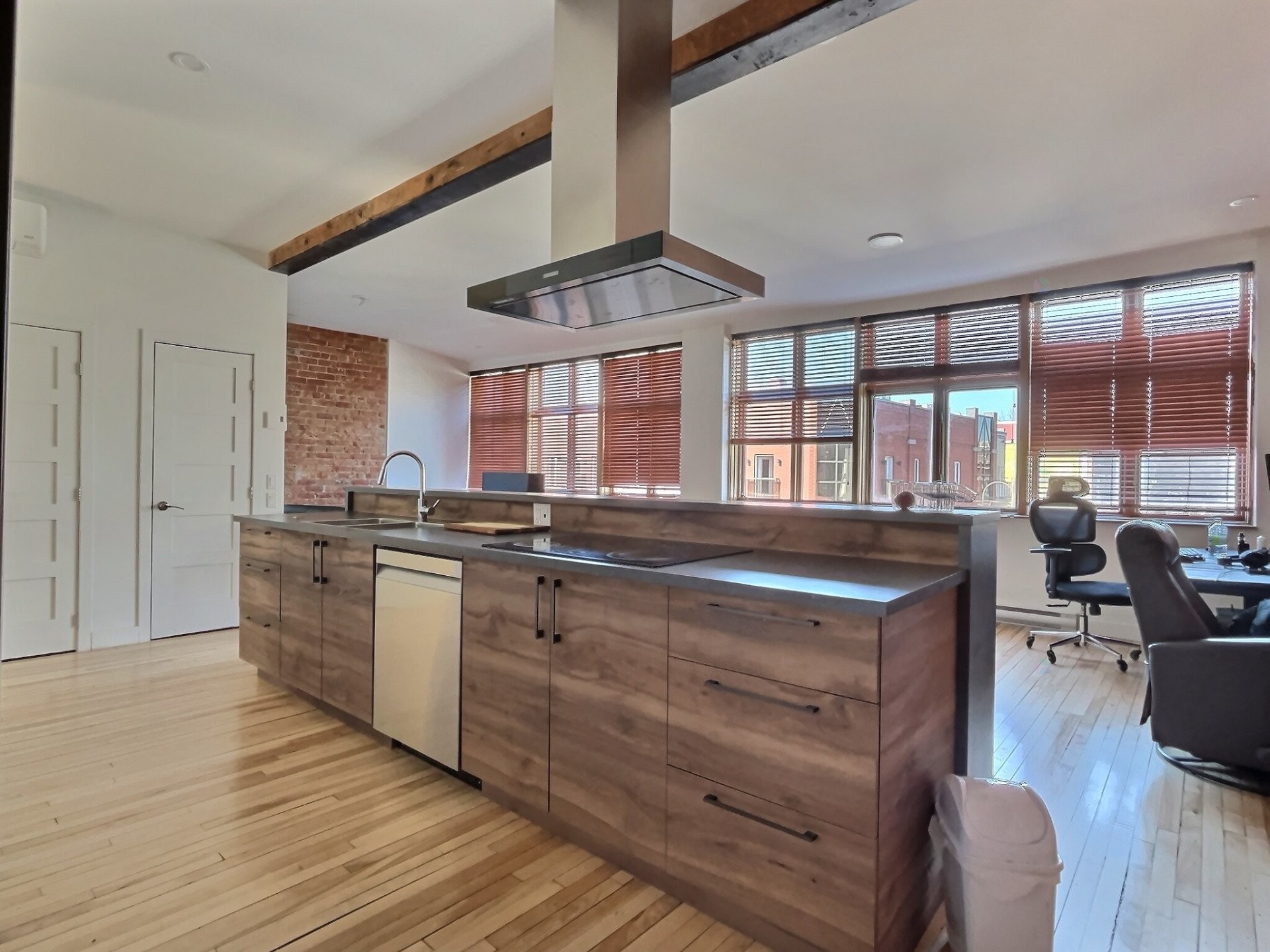 









321

 - 327


Rue des Forges

,
Trois-Rivières,




QC
G9A2G9

