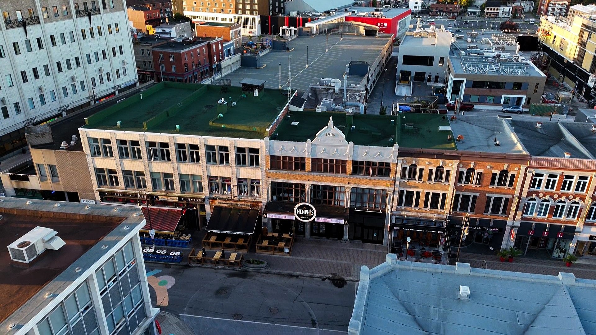 









321

 - 327


Rue des Forges

,
Trois-Rivières,




QC
G9A2G9

