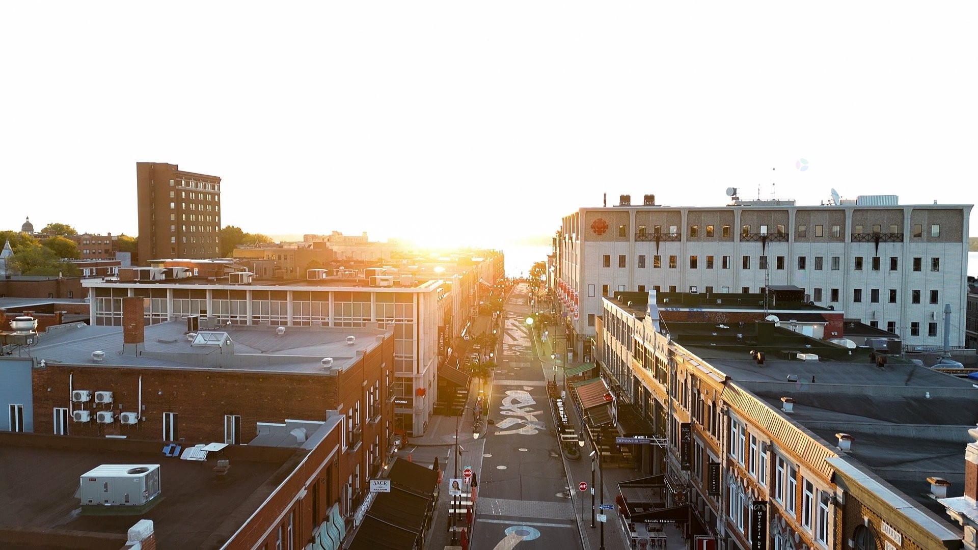 









321

 - 327


Rue des Forges

,
Trois-Rivières,




QC
G9A2G9

