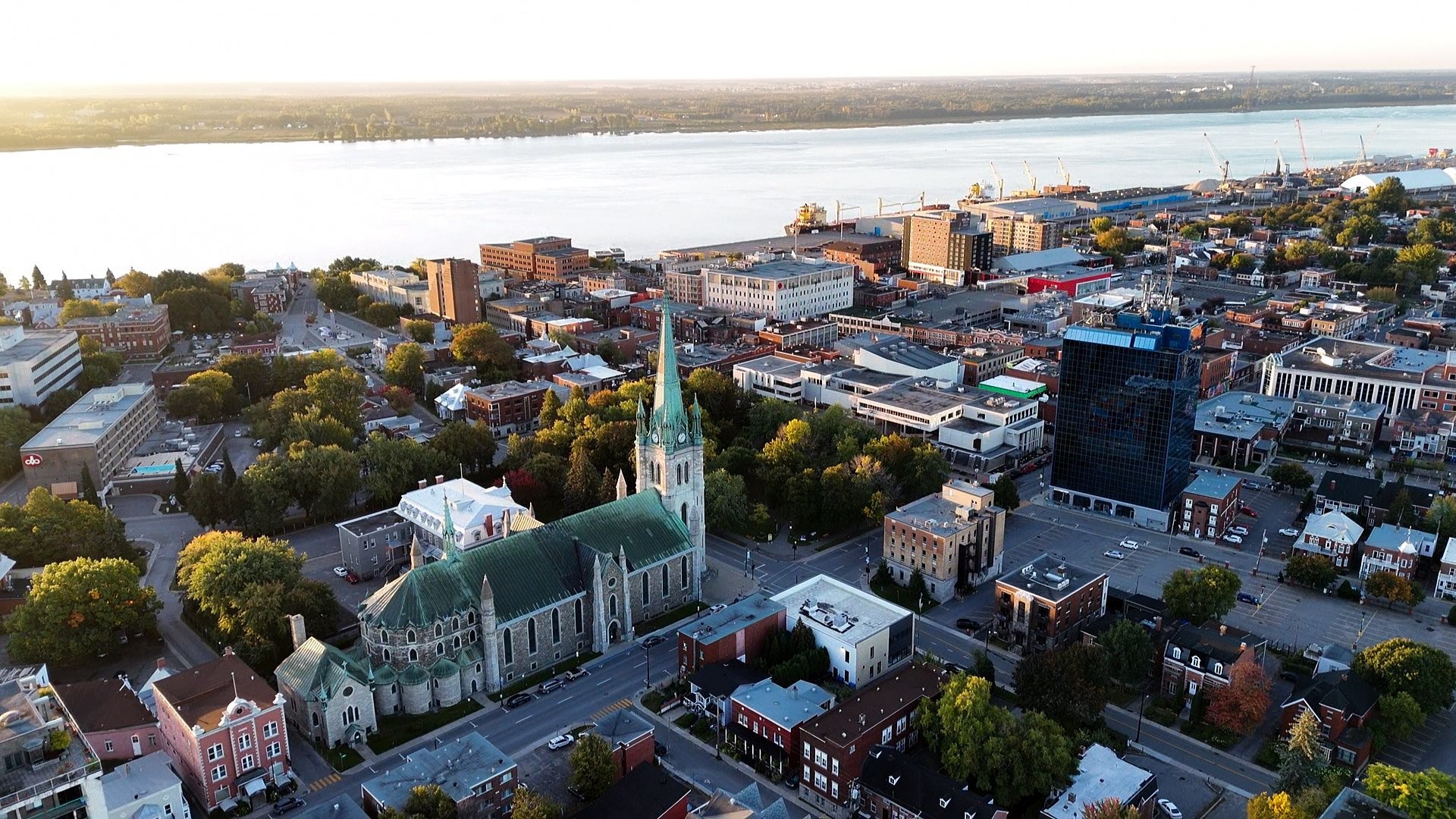 









321

 - 327


Rue des Forges

,
Trois-Rivières,




QC
G9A2G9

