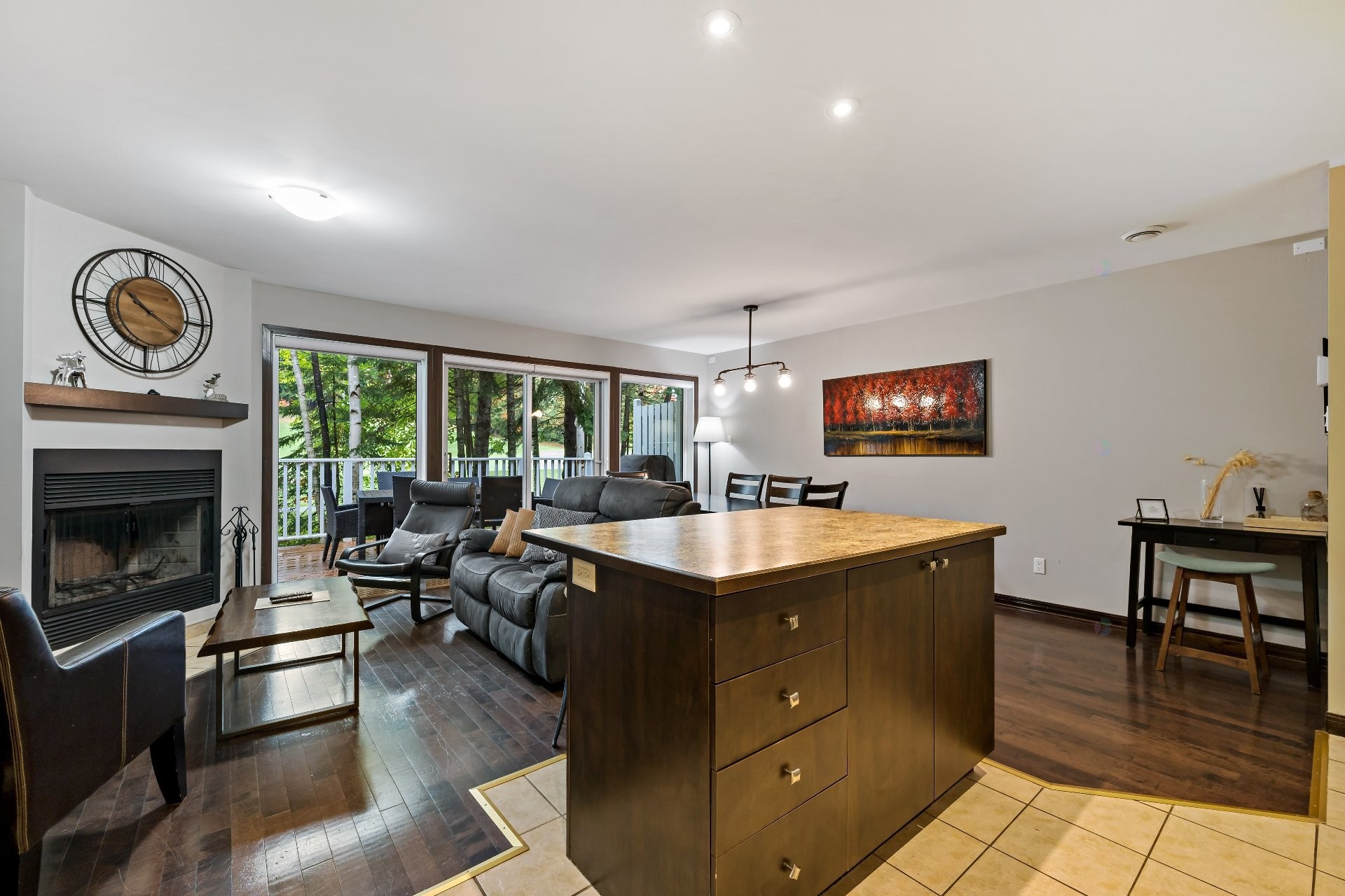 









214


Allée Boréalis

,
Mont-Tremblant,




QC
J8E0A4

