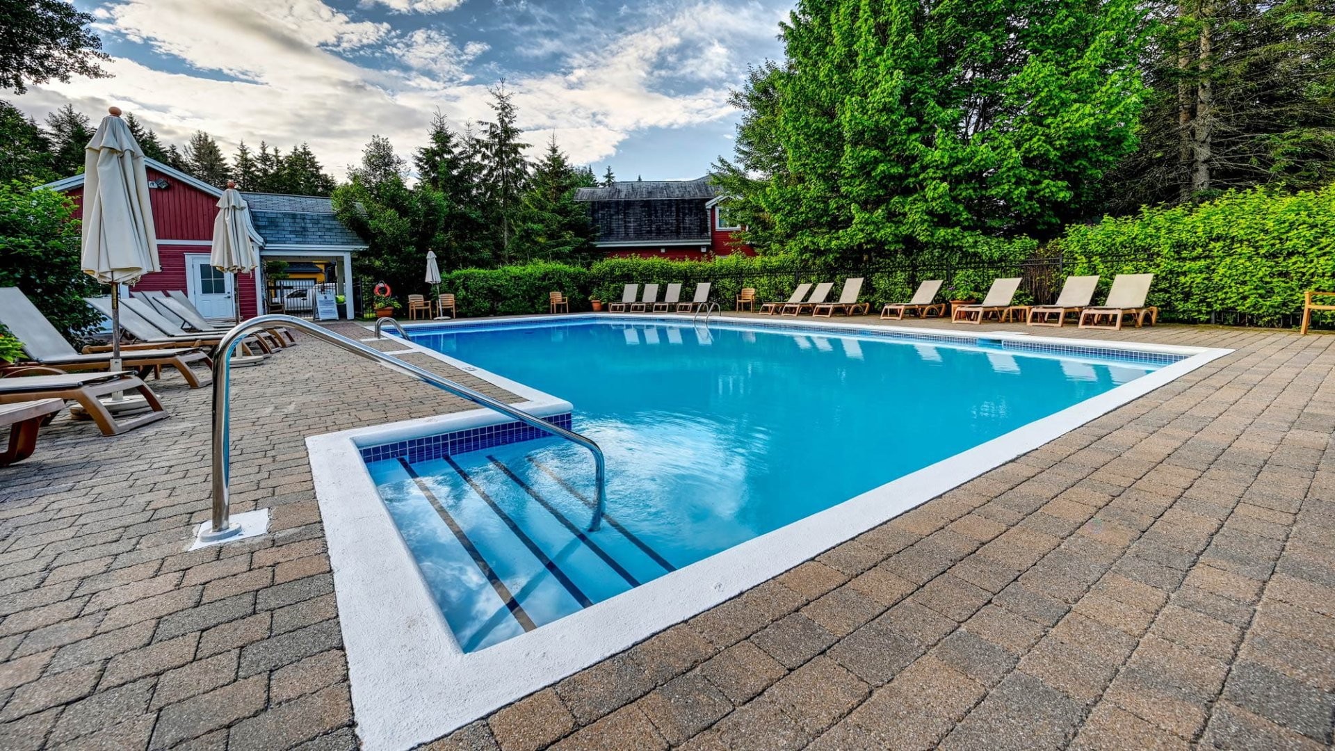 









214


Allée Boréalis

,
Mont-Tremblant,




QC
J8E0A4

