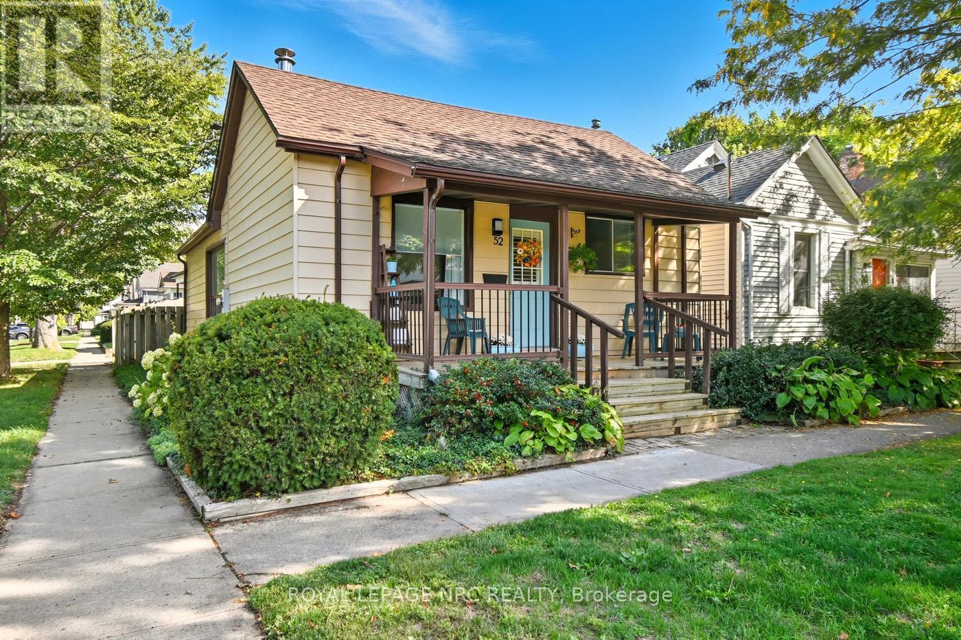 












52 WILEY STREET

,
St. Catharines (Downtown),




Ontario
L2R4G2

