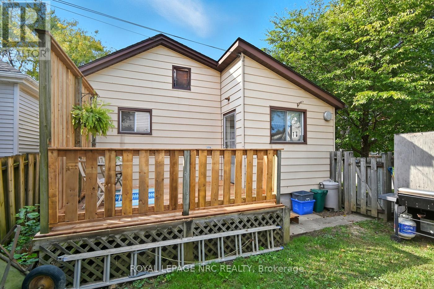 












52 WILEY STREET

,
St. Catharines (Downtown),




Ontario
L2R4G2

