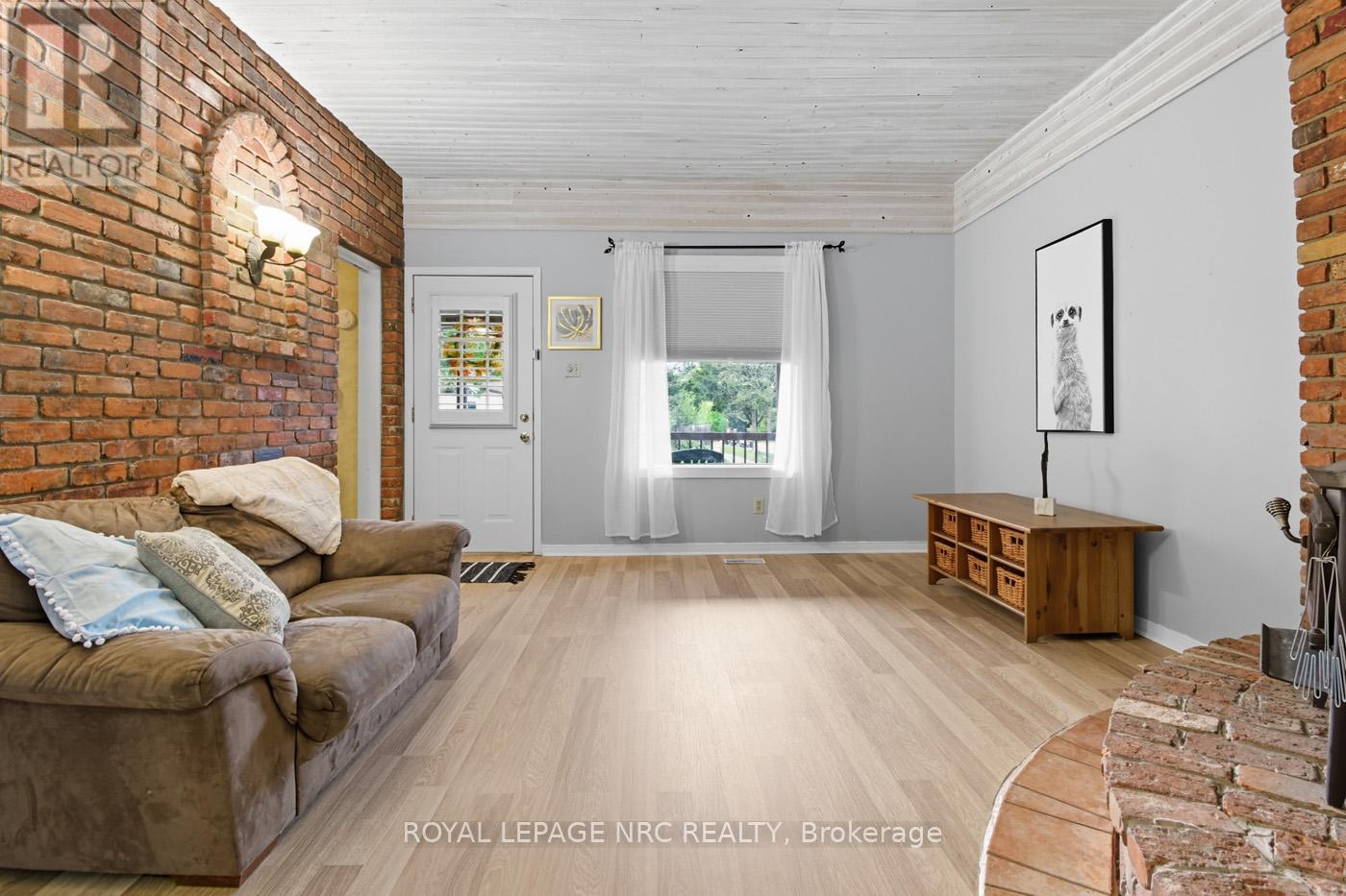 












52 WILEY STREET

,
St. Catharines (Downtown),




Ontario
L2R4G2

