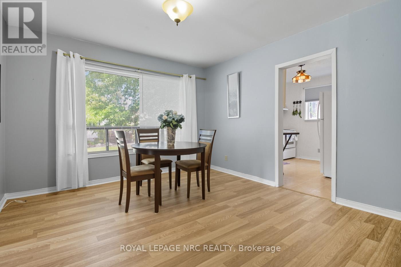 












52 WILEY STREET

,
St. Catharines (Downtown),




Ontario
L2R4G2

