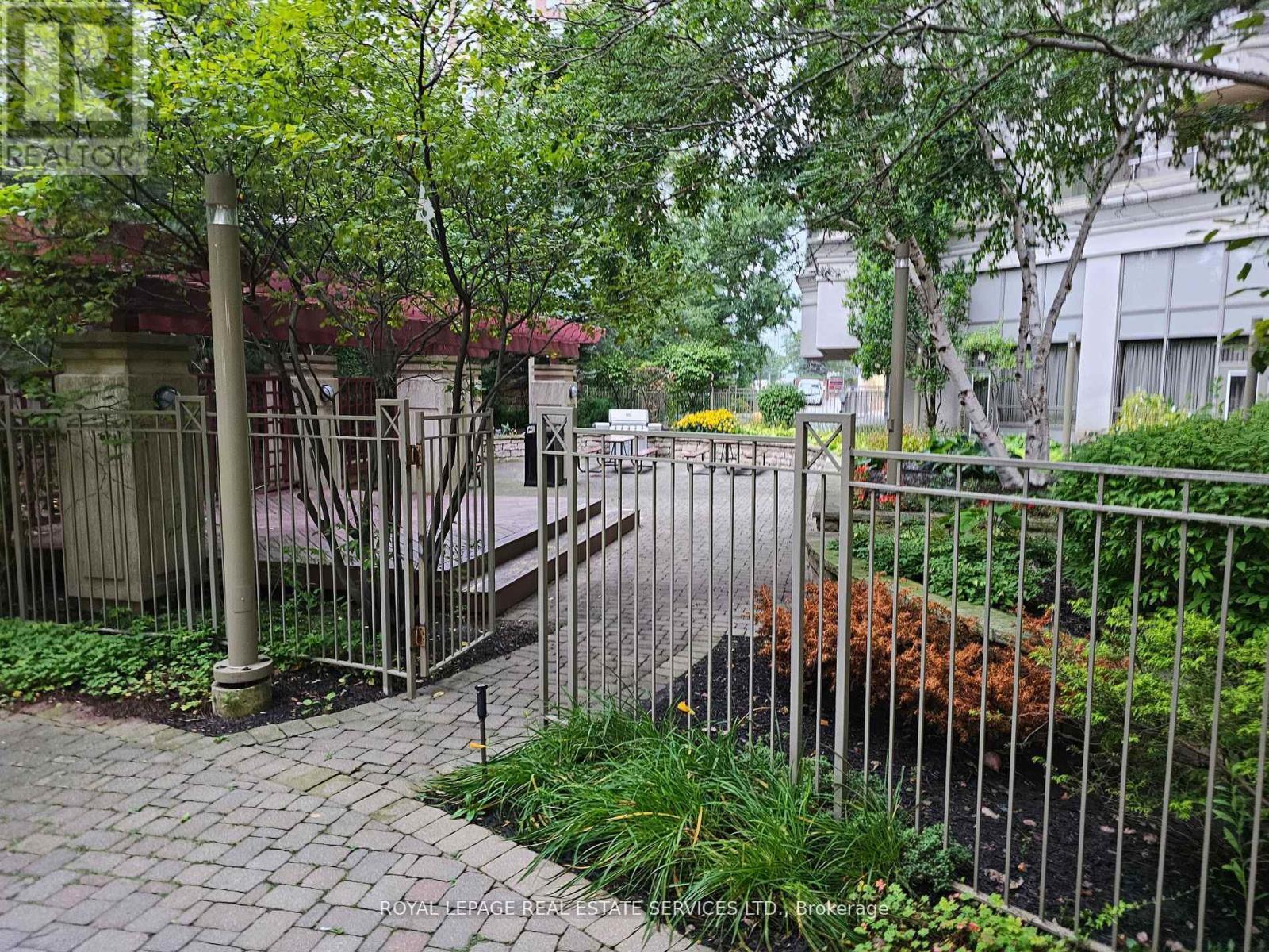 












3001 - 310 BURNHAMTHORPE ROAD W

,
Mississauga,




Ontario
L5B4P9

