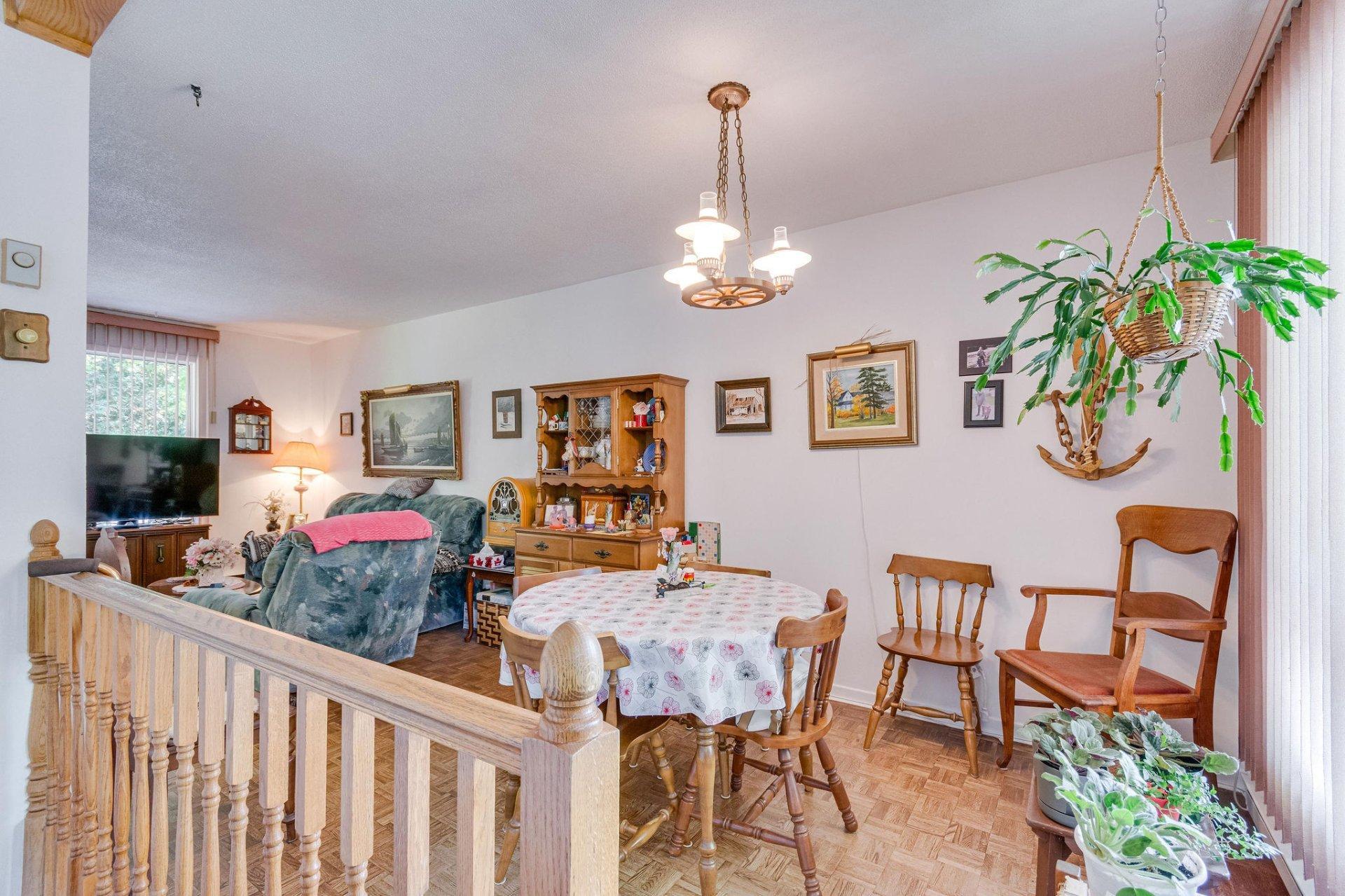 









10


Rue du Verdier

,
Cantley,




QC
J8V3B5

