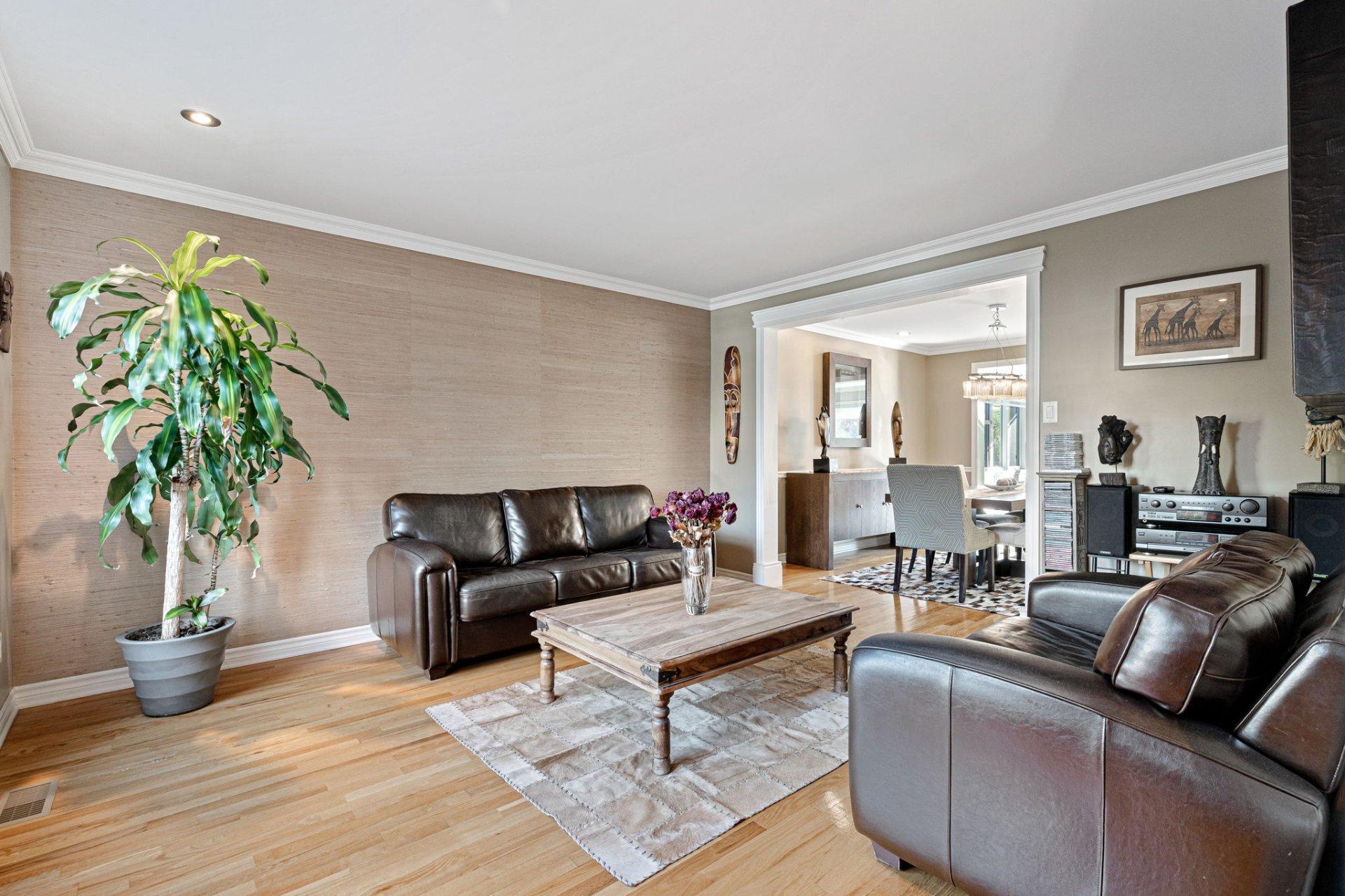 









314


Rue de Gascogne

,
Boucherville,




QC
J4B8T2

