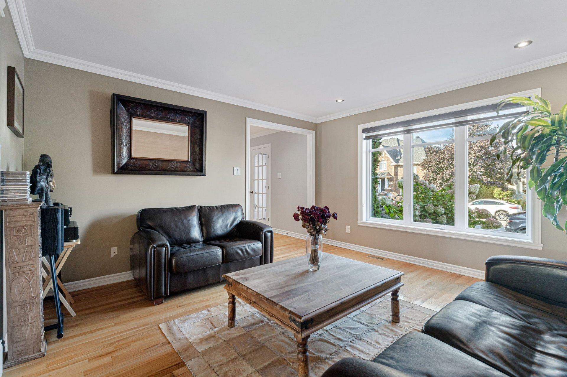 









314


Rue de Gascogne

,
Boucherville,




QC
J4B8T2

