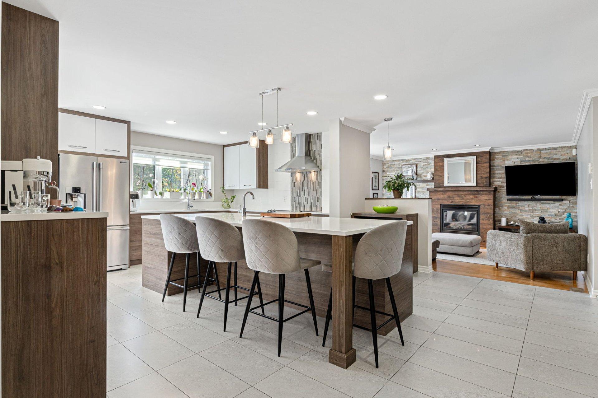 









314


Rue de Gascogne

,
Boucherville,




QC
J4B8T2

