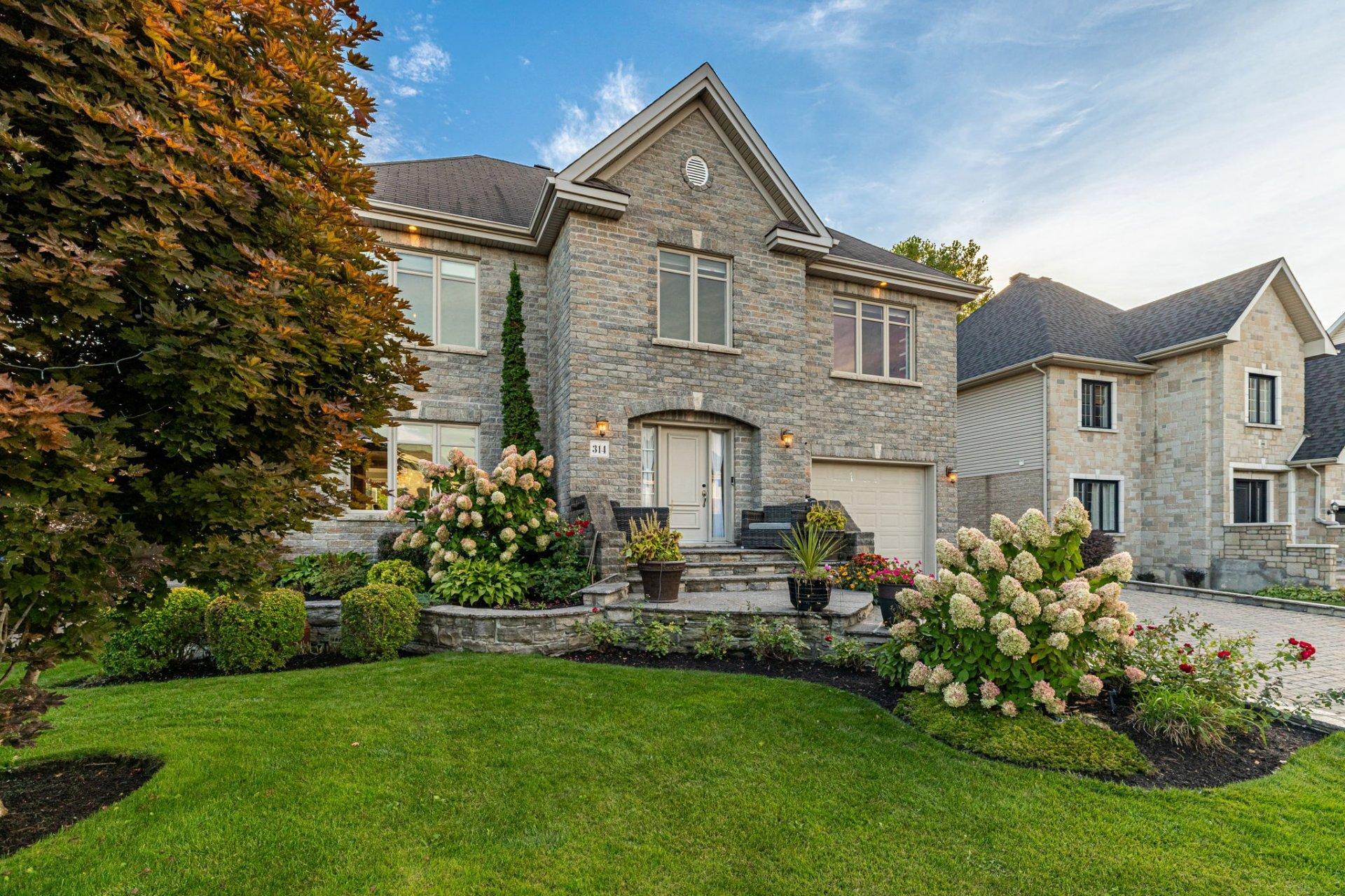 









314


Rue de Gascogne

,
Boucherville,




QC
J4B8T2

