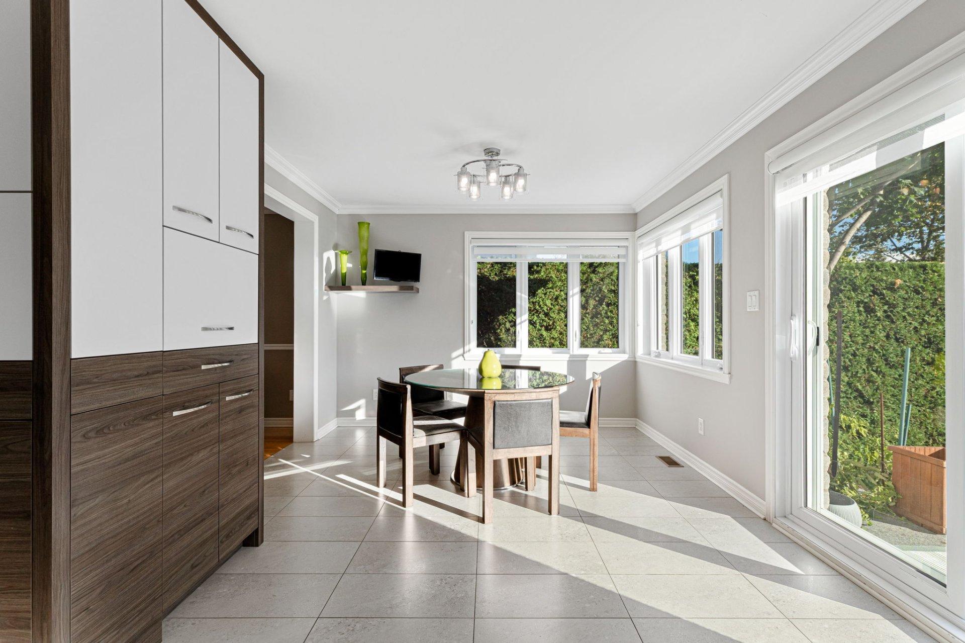 









314


Rue de Gascogne

,
Boucherville,




QC
J4B8T2

