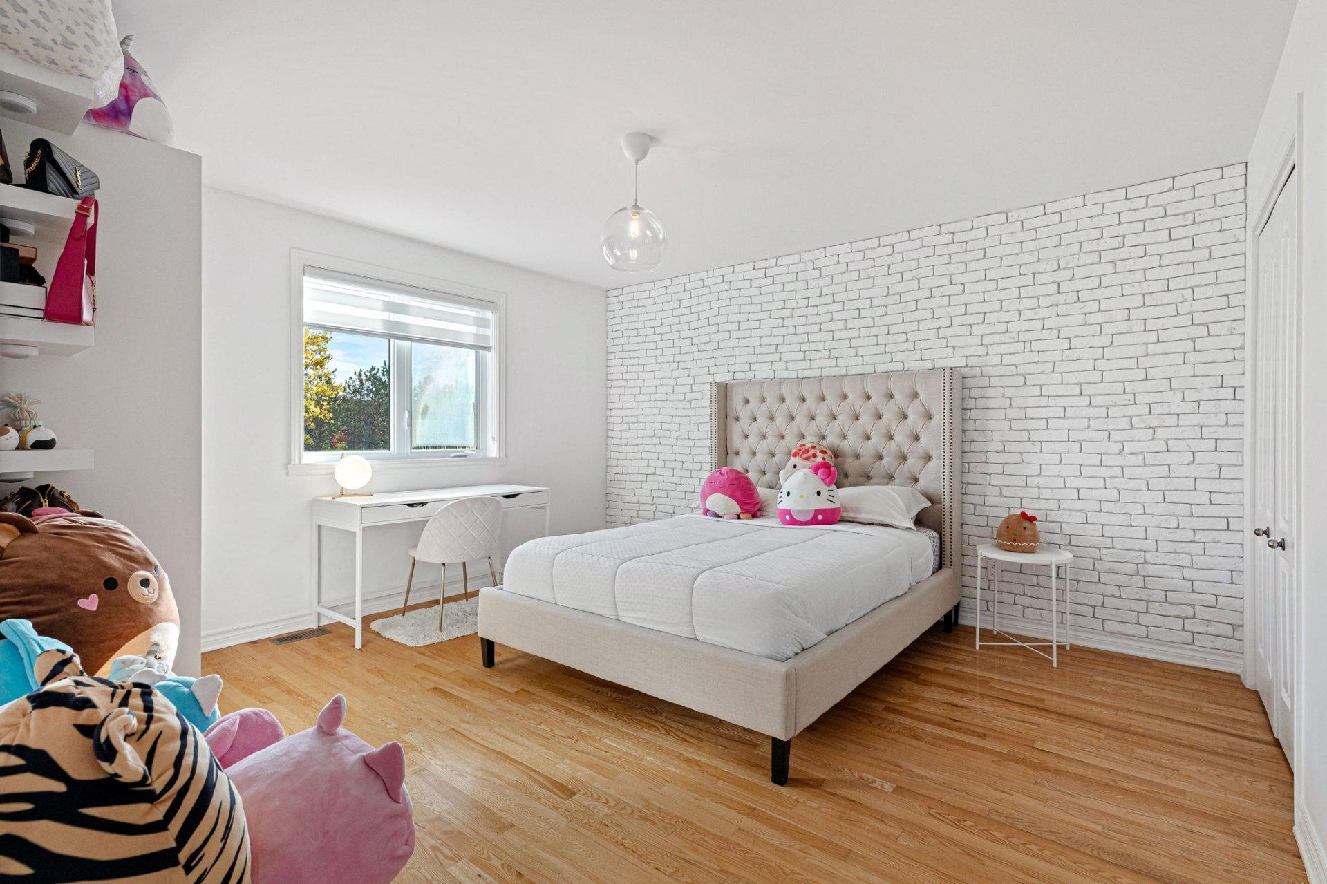 









314


Rue de Gascogne

,
Boucherville,




QC
J4B8T2

