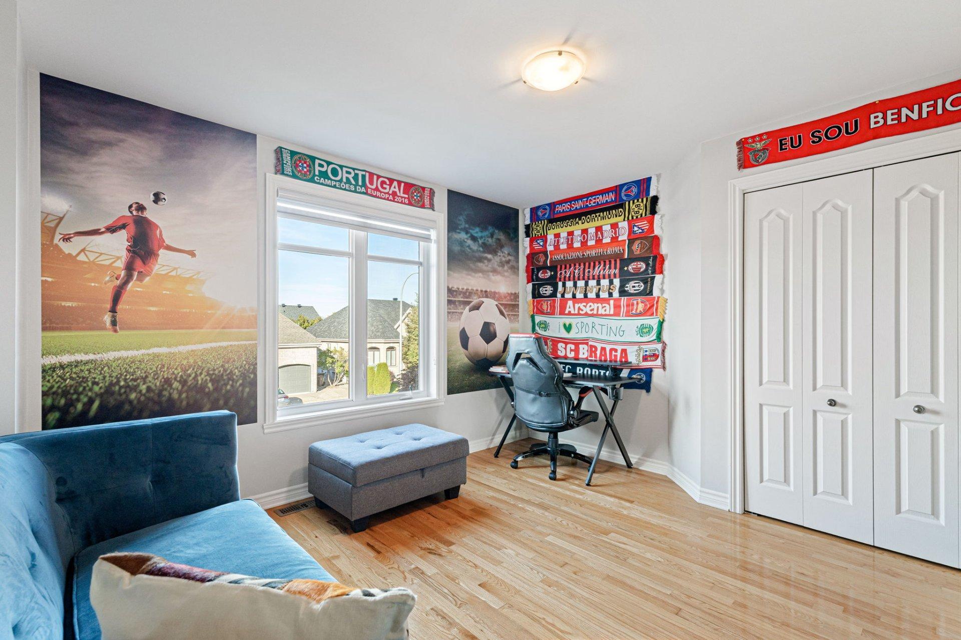 









314


Rue de Gascogne

,
Boucherville,




QC
J4B8T2

