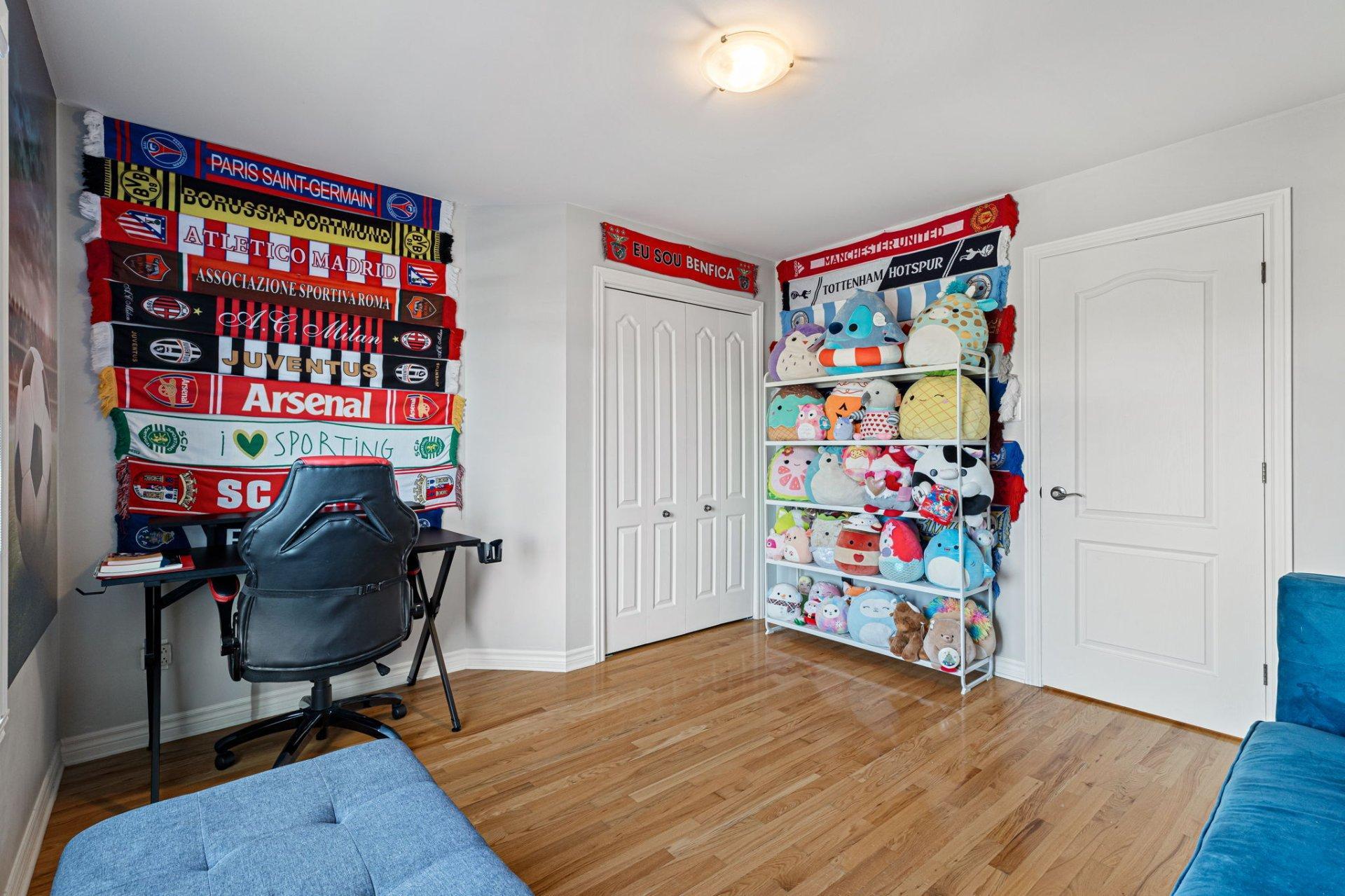 









314


Rue de Gascogne

,
Boucherville,




QC
J4B8T2

