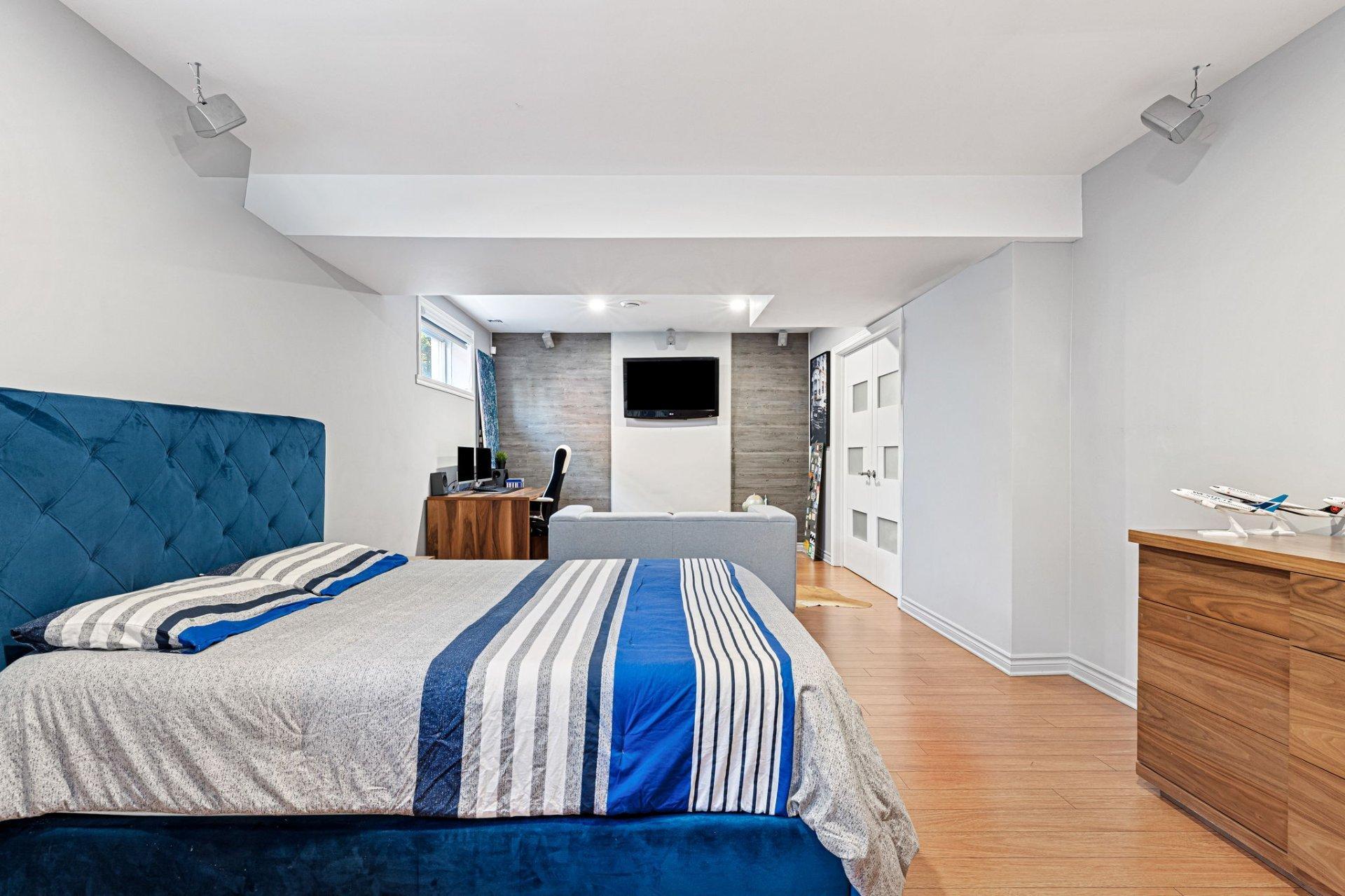 









314


Rue de Gascogne

,
Boucherville,




QC
J4B8T2

