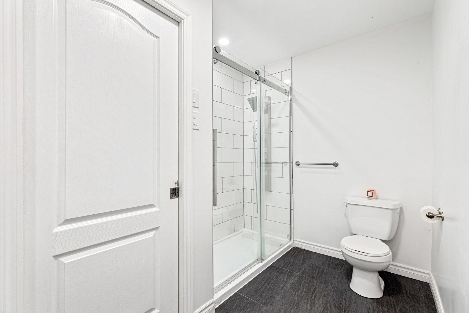 









314


Rue de Gascogne

,
Boucherville,




QC
J4B8T2

