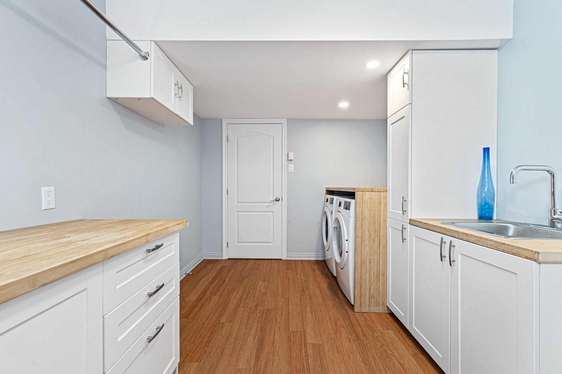 









314


Rue de Gascogne

,
Boucherville,




QC
J4B8T2

