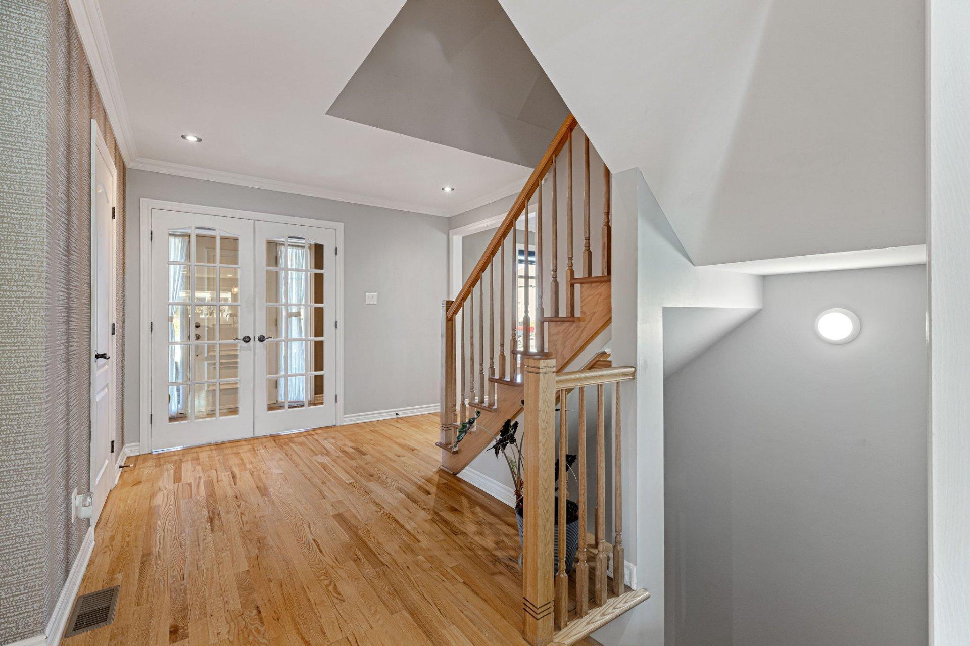 









314


Rue de Gascogne

,
Boucherville,




QC
J4B8T2

