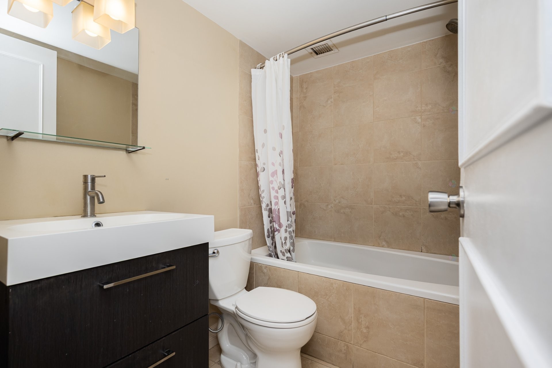 









5700


Boul. Cavendish

, 403,
Côte-Saint-Luc,




QC
H4W1S8

