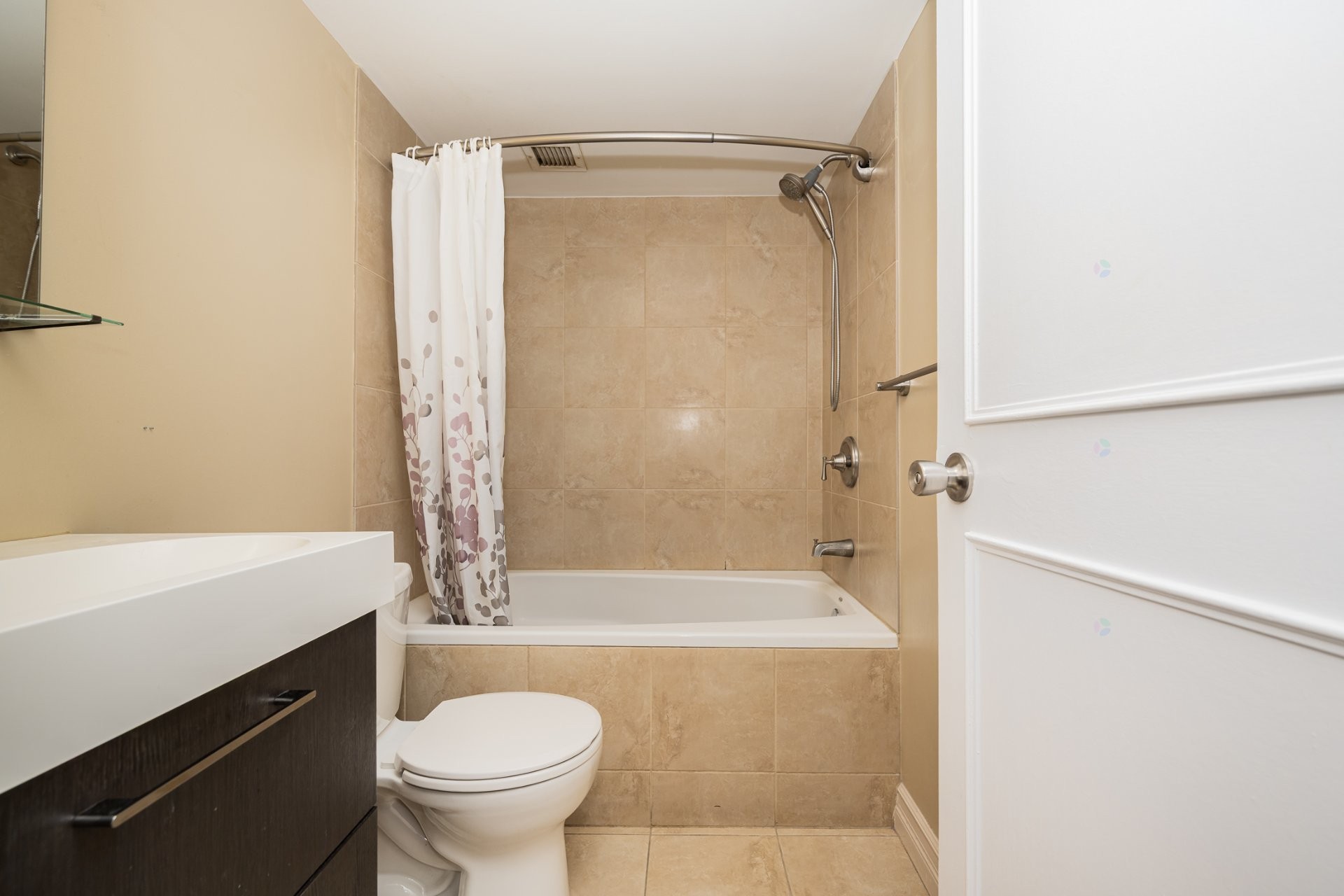 









5700


Boul. Cavendish

, 403,
Côte-Saint-Luc,




QC
H4W1S8

