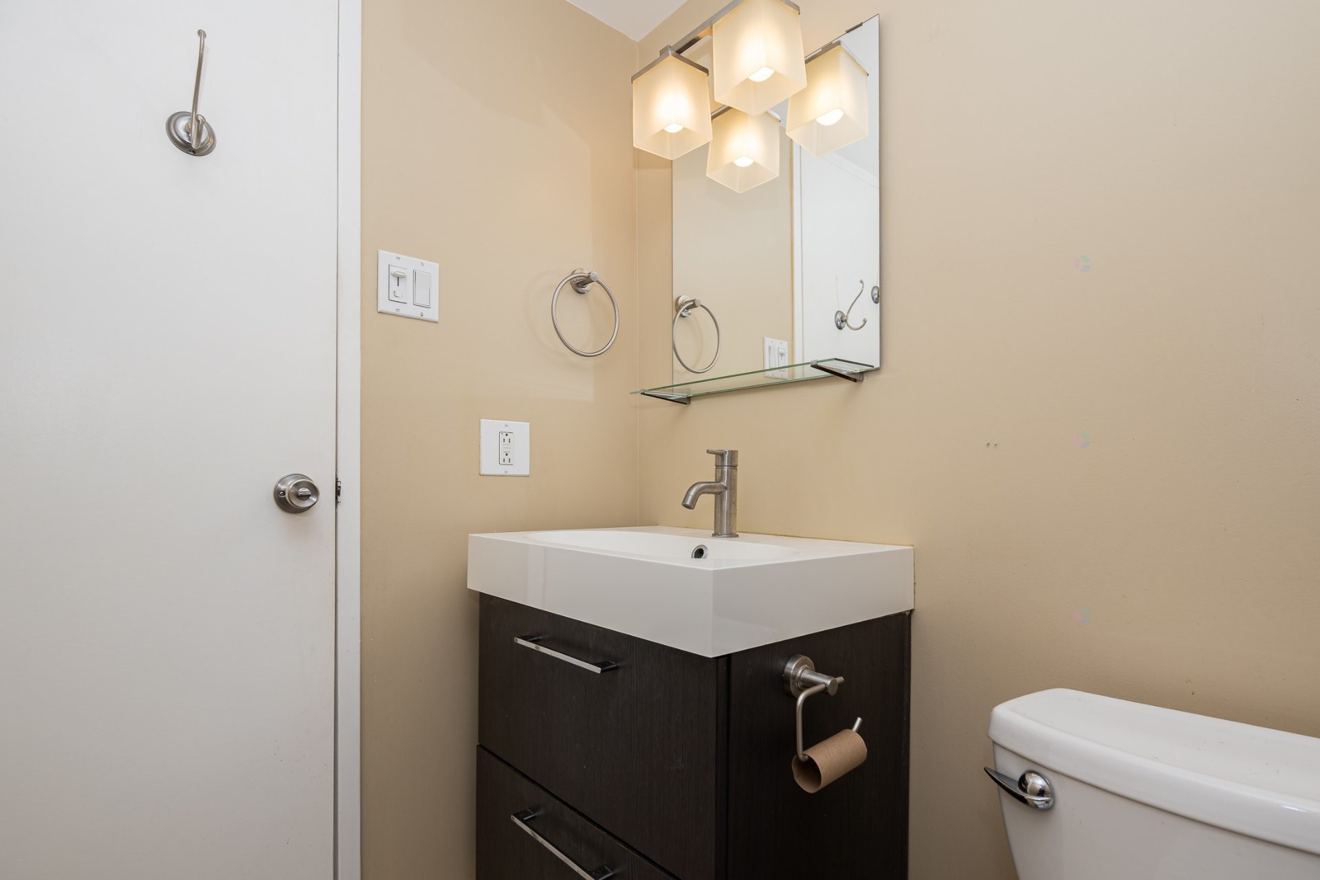 









5700


Boul. Cavendish

, 403,
Côte-Saint-Luc,




QC
H4W1S8

