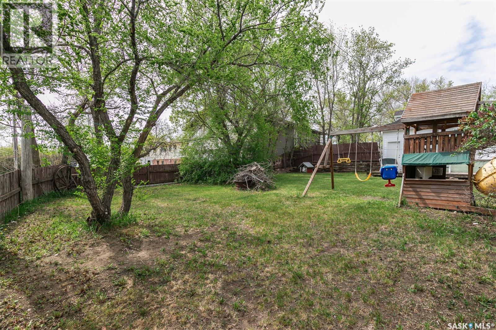 












632 Saskatchewan AVENUE

,
Kerrobert,




Saskatchewan
S0L1R0

