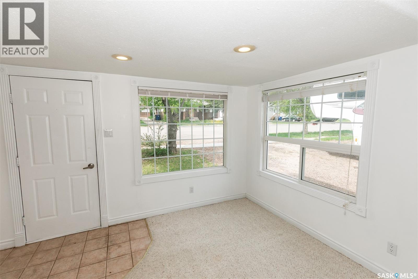 












632 Saskatchewan AVENUE

,
Kerrobert,




Saskatchewan
S0L1R0

