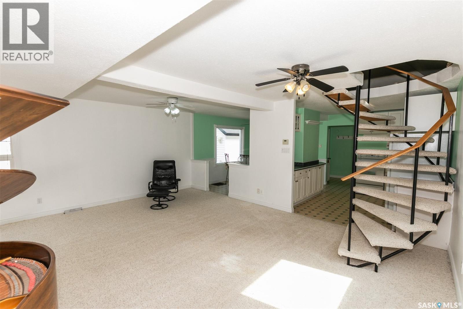 












632 Saskatchewan AVENUE

,
Kerrobert,




Saskatchewan
S0L1R0

