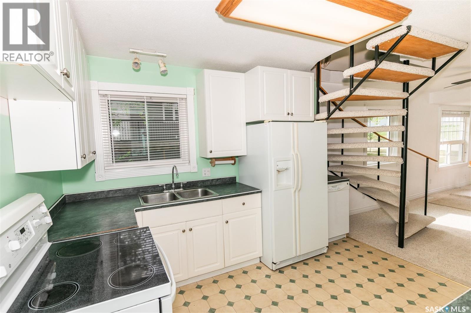 












632 Saskatchewan AVENUE

,
Kerrobert,




Saskatchewan
S0L1R0

