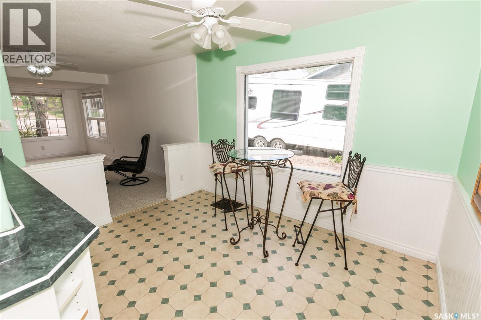 












632 Saskatchewan AVENUE

,
Kerrobert,




Saskatchewan
S0L1R0

