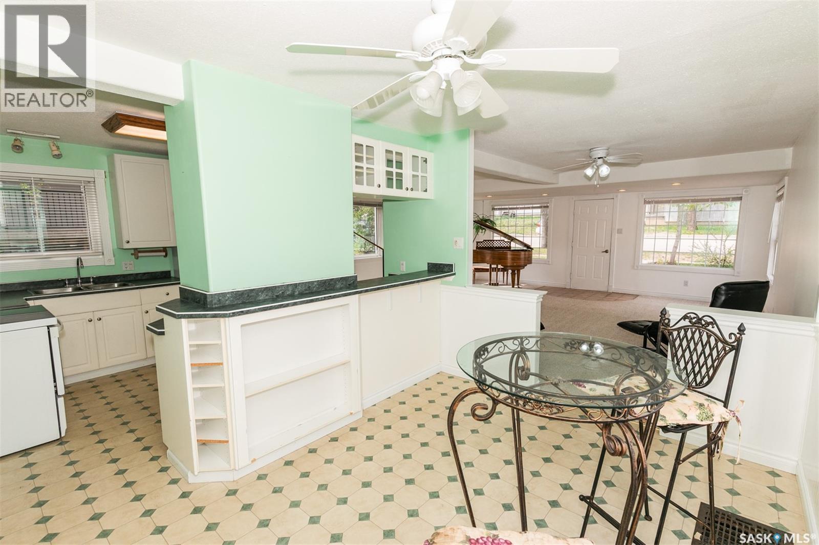 












632 Saskatchewan AVENUE

,
Kerrobert,




Saskatchewan
S0L1R0

