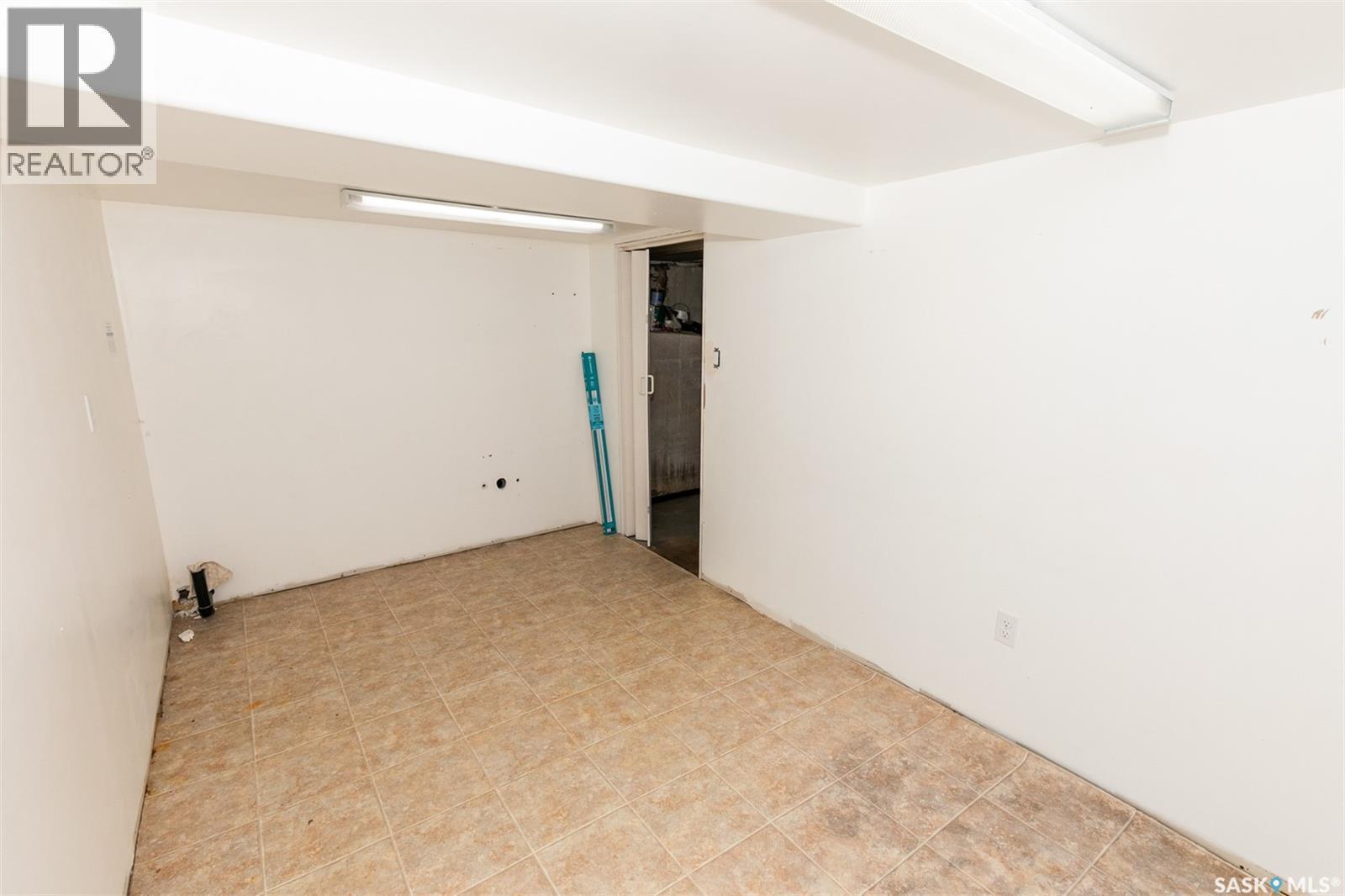 












632 Saskatchewan AVENUE

,
Kerrobert,




Saskatchewan
S0L1R0

