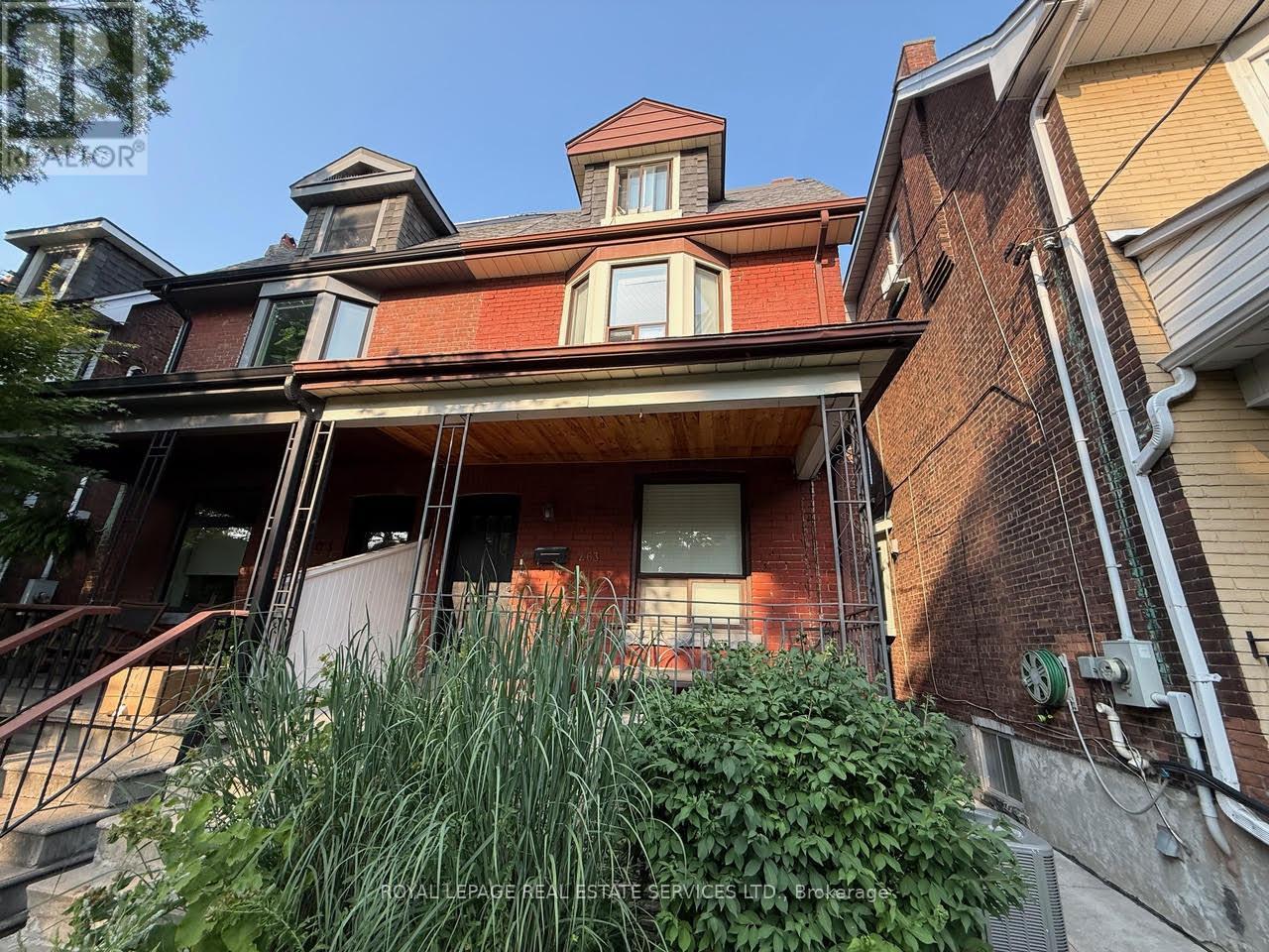 












2ND FL - 263 GRACE STREET

,
Toronto,




Ontario
M6G3A7

