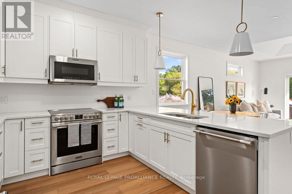 












159 POMEROY AVENUE

,
Tweed (Tweed (Village)),




Ontario
K0K3J0

