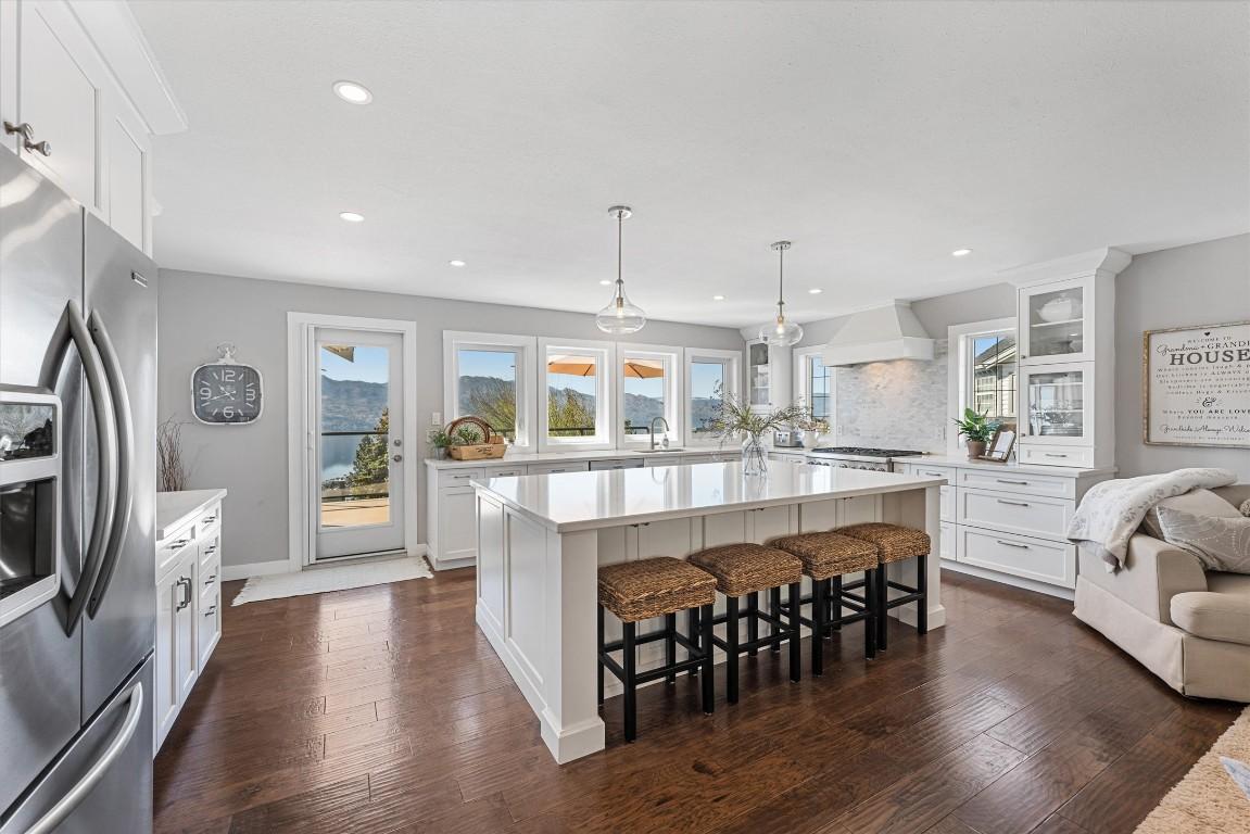 









1312


Menu

Road,
West Kelowna,




BC
V1Z 3K2

