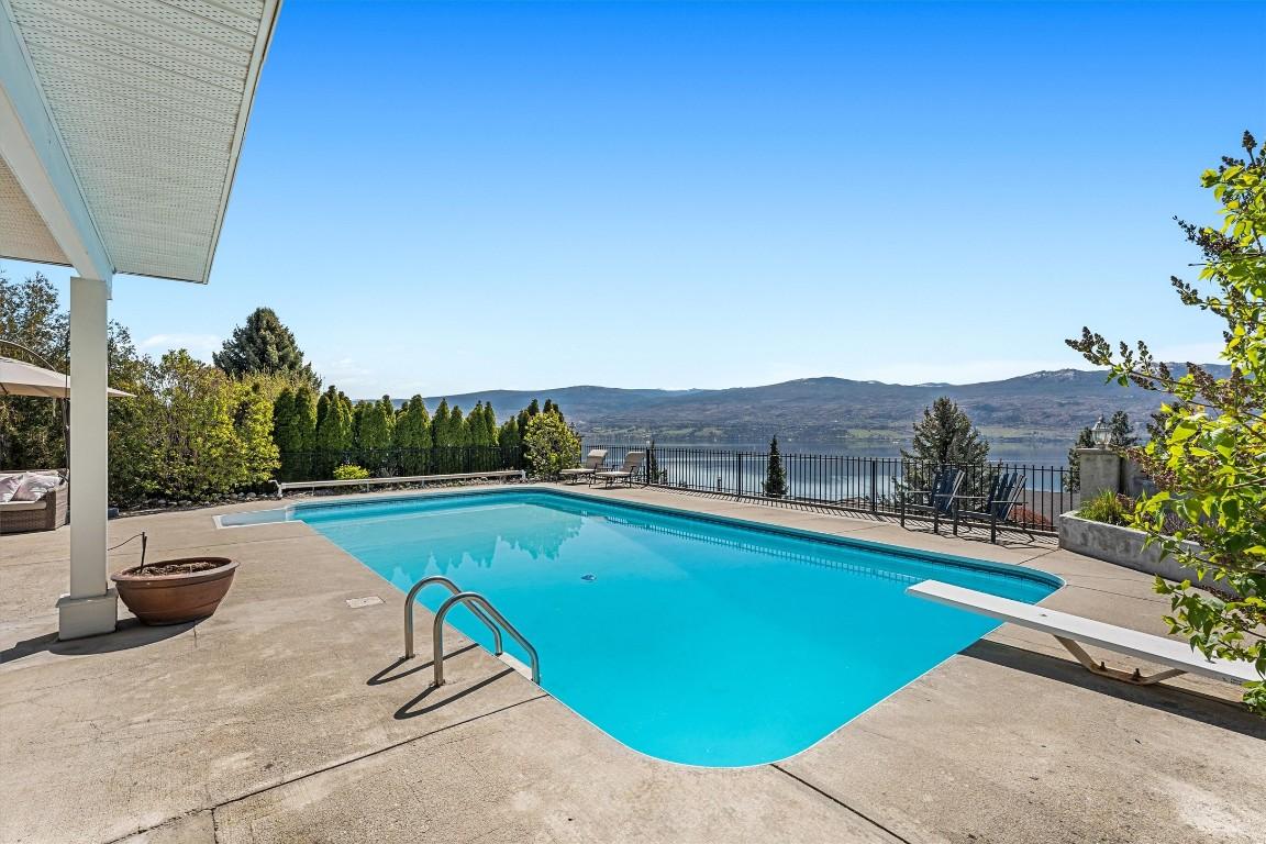 









1312


Menu

Road,
West Kelowna,




BC
V1Z 3K2

