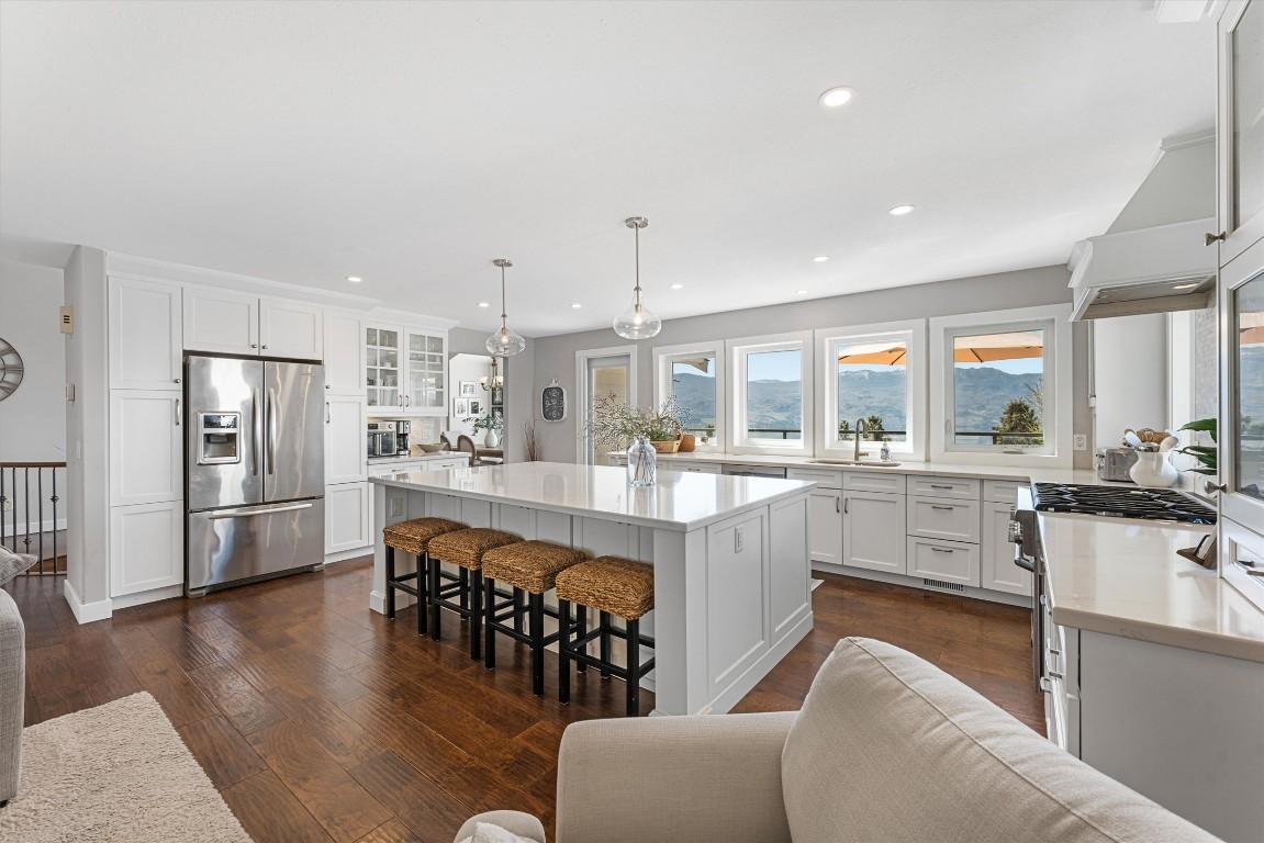 









1312


Menu

Road,
West Kelowna,




BC
V1Z 3K2

