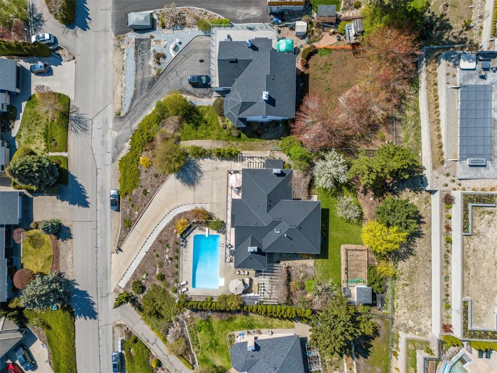 









1312


Menu

Road,
West Kelowna,




BC
V1Z 3K2

