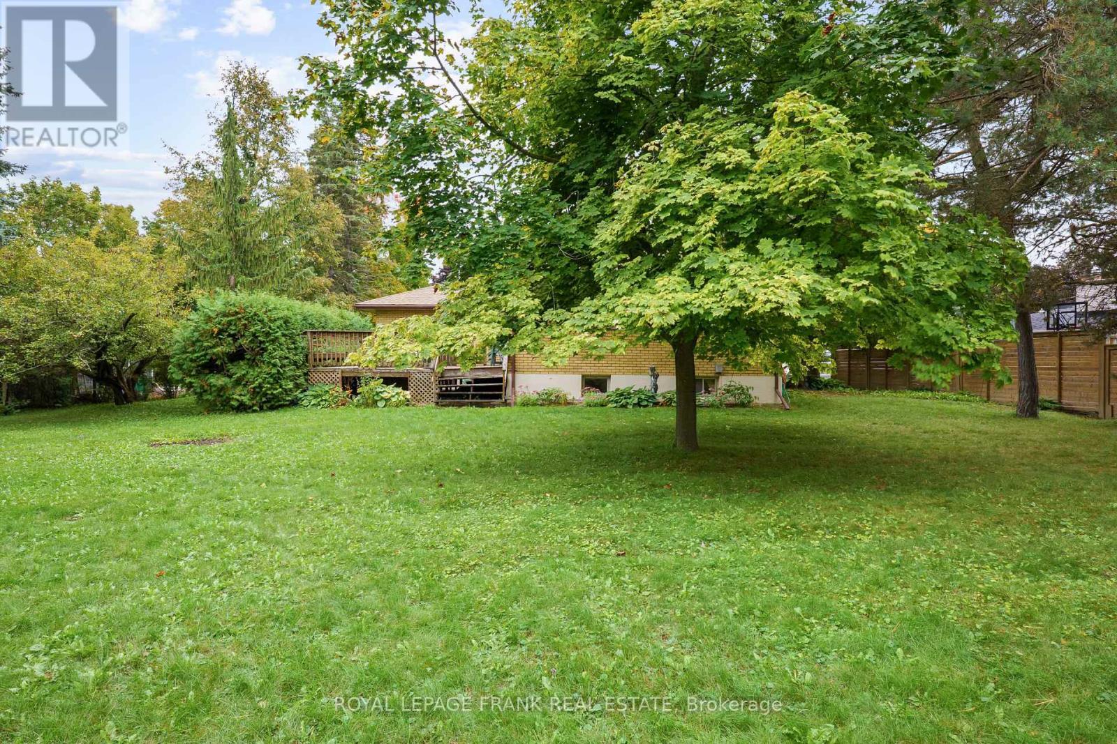 












308 COTTONWOOD DRIVE

,
Peterborough (Monaghan Ward 2),




Ontario
K9J6N4

