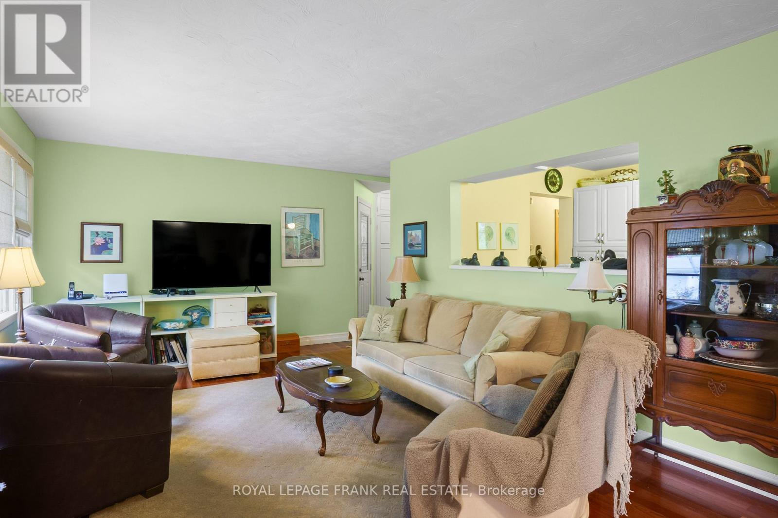 












308 COTTONWOOD DRIVE

,
Peterborough (Monaghan Ward 2),




Ontario
K9J6N4

