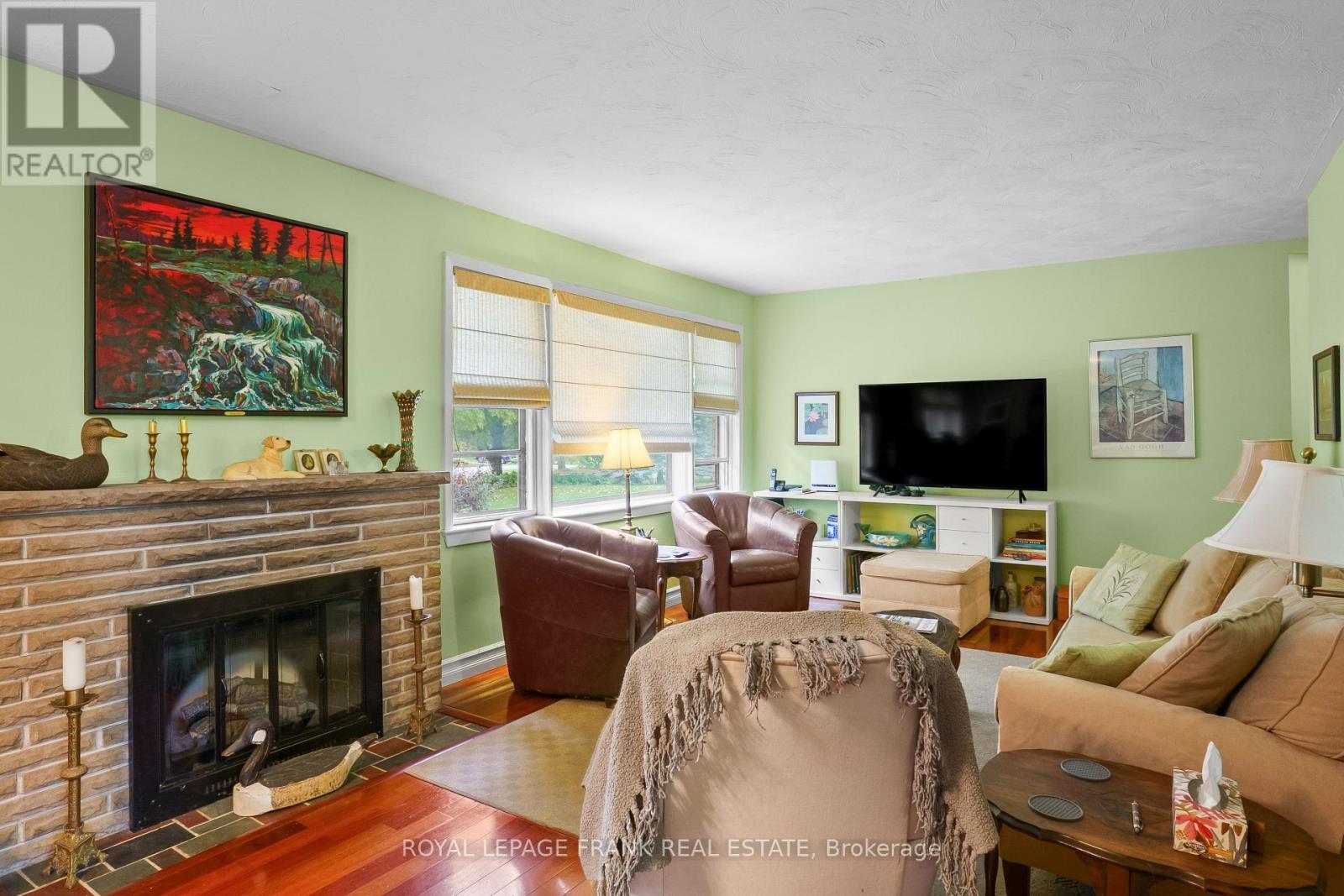 












308 COTTONWOOD DRIVE

,
Peterborough (Monaghan Ward 2),




Ontario
K9J6N4

