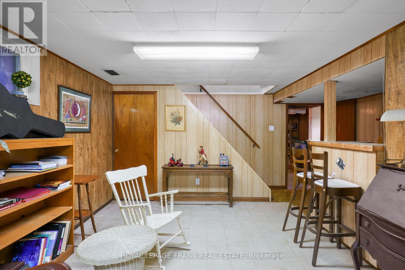 












308 COTTONWOOD DRIVE

,
Peterborough (Monaghan Ward 2),




Ontario
K9J6N4

