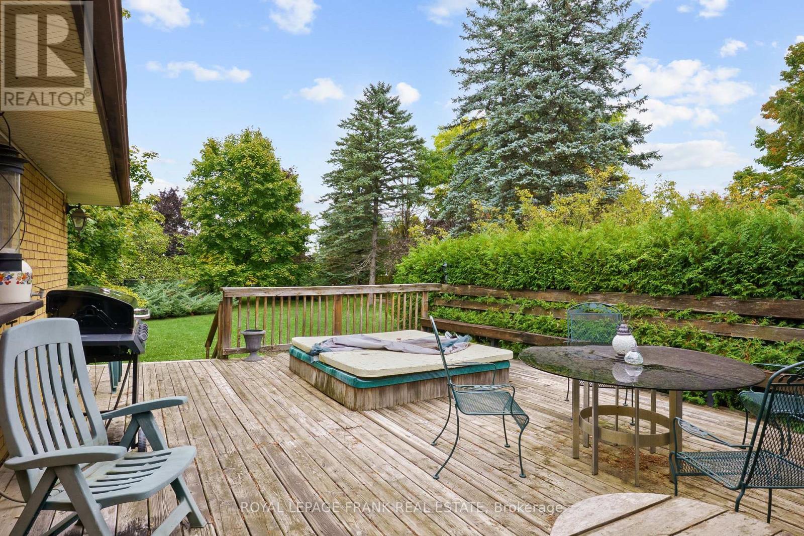 












308 COTTONWOOD DRIVE

,
Peterborough (Monaghan Ward 2),




Ontario
K9J6N4

