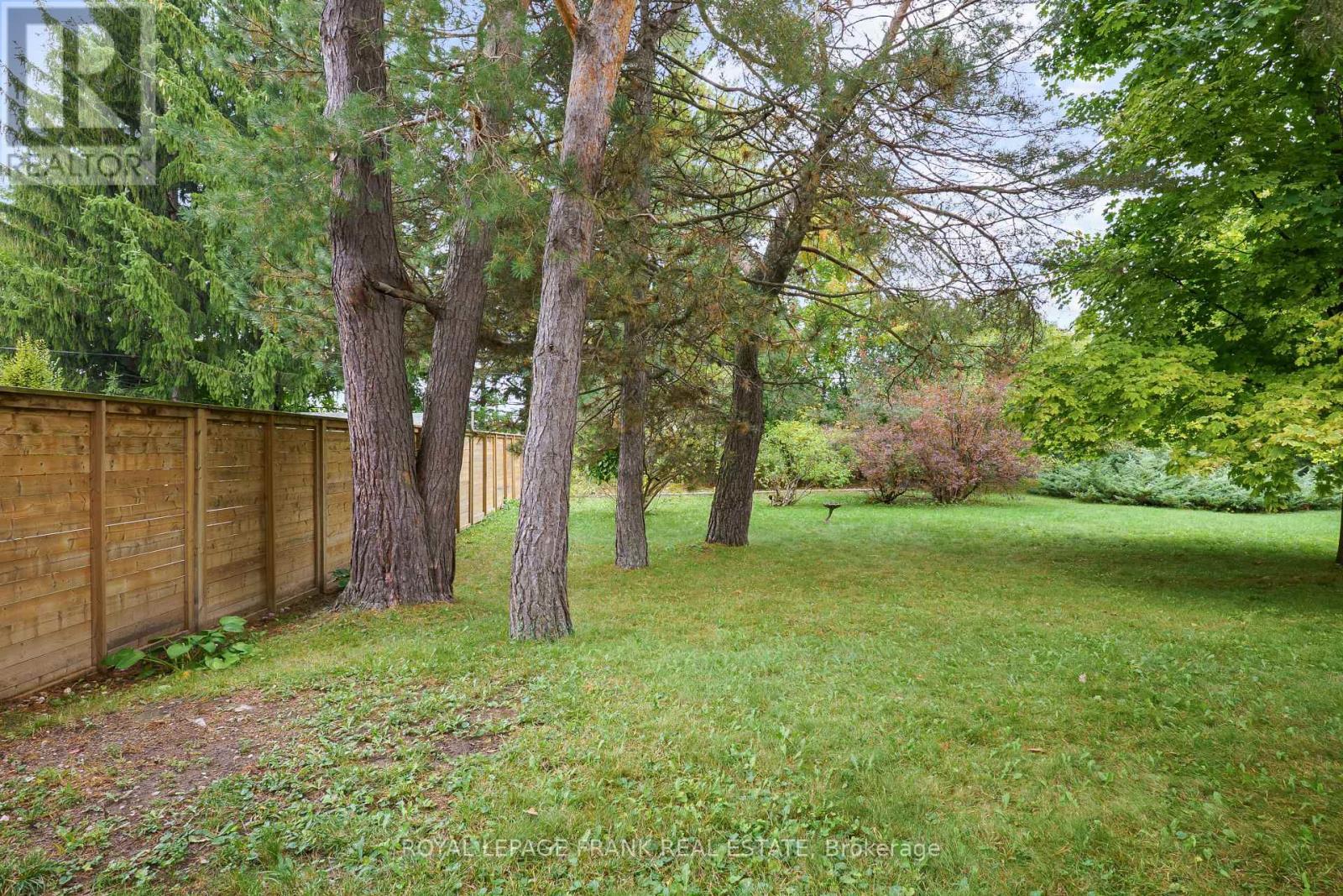 












308 COTTONWOOD DRIVE

,
Peterborough (Monaghan Ward 2),




Ontario
K9J6N4

