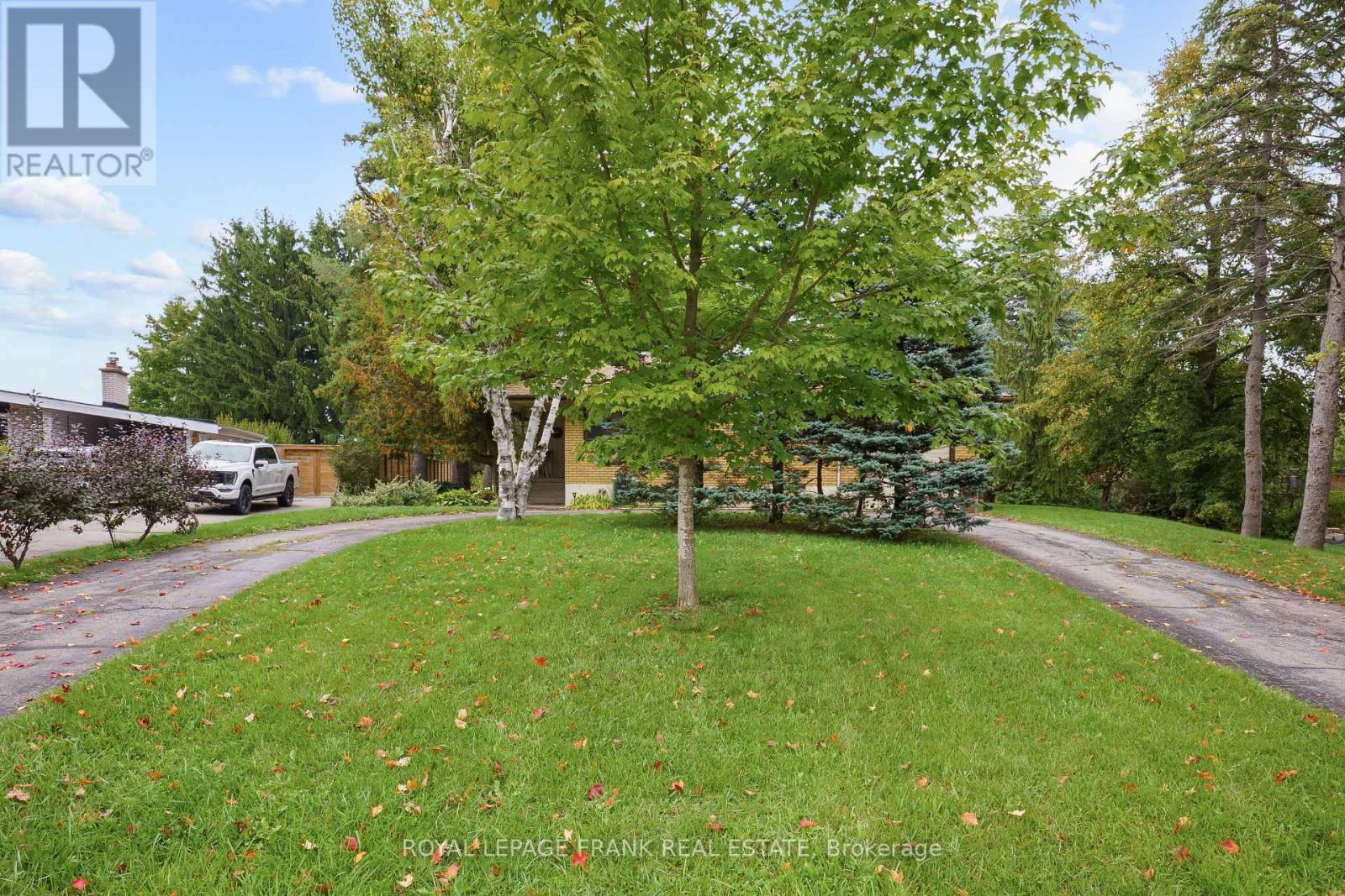 












308 COTTONWOOD DRIVE

,
Peterborough (Monaghan Ward 2),




Ontario
K9J6N4

